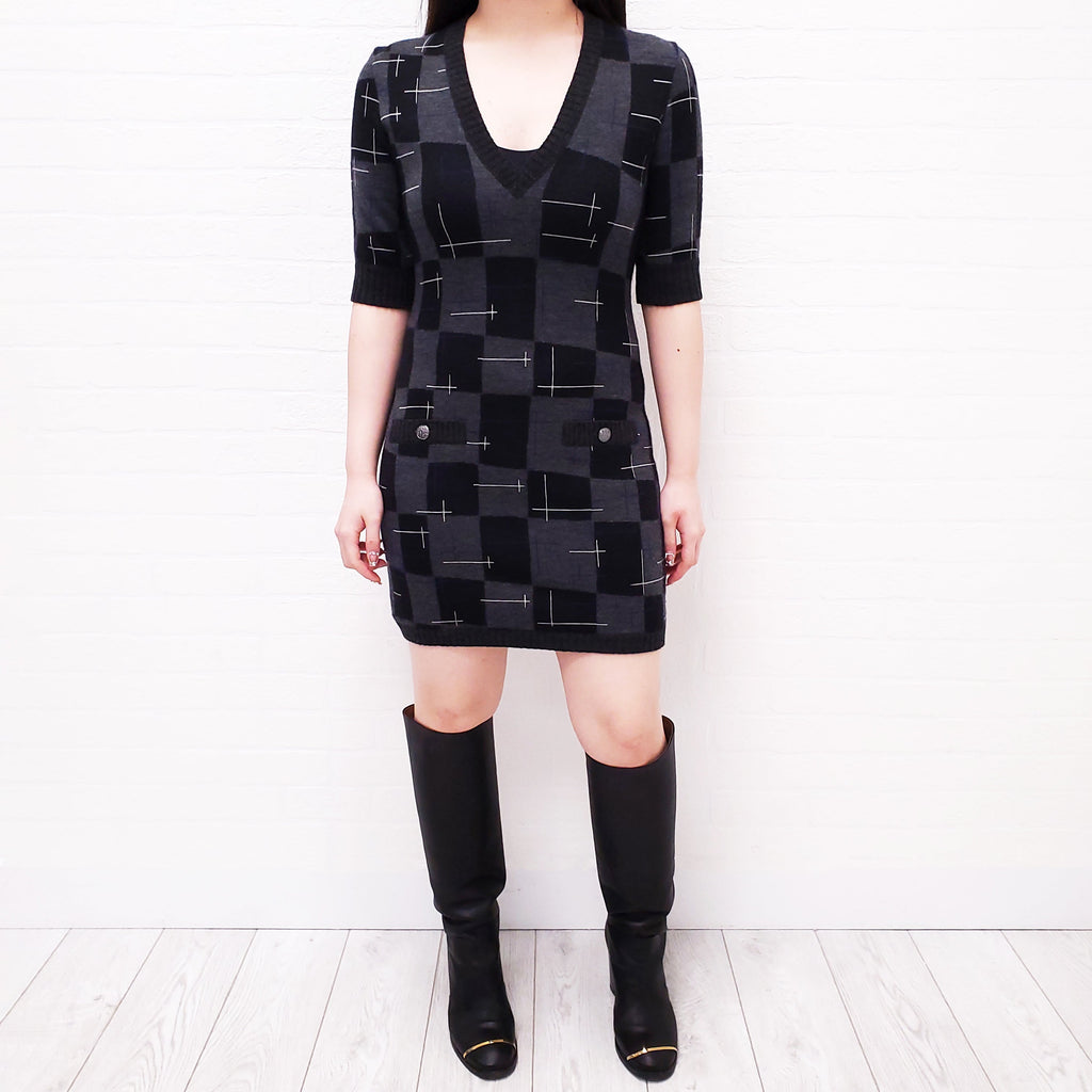CHANEL 2021 GREY CASHMERE 'COCO CHANEL' LOGO DRESS - SIZE 34