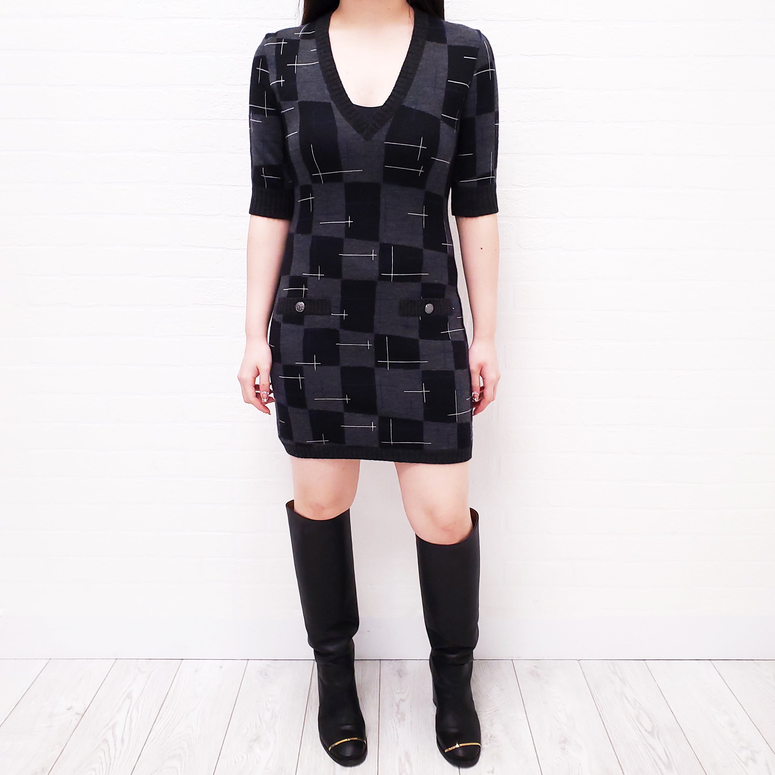 CHANEL 2021 GREY CASHMERE 'COCO CHANEL' LOGO DRESS - SIZE 34