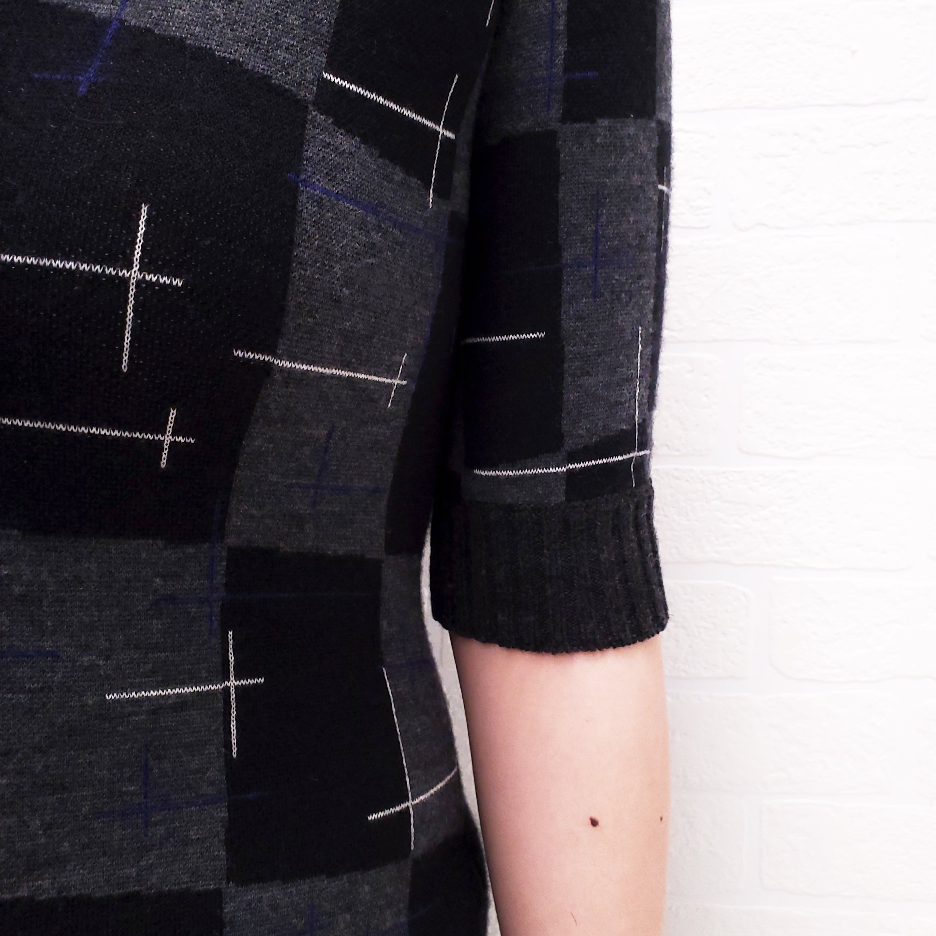CHANEL 2021 GREY CASHMERE 'COCO CHANEL' LOGO DRESS - SIZE 34