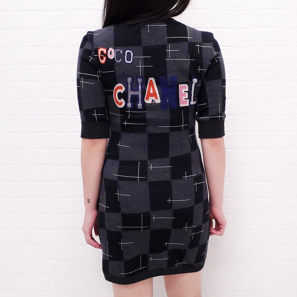 CHANEL 2021 GREY CASHMERE 'COCO CHANEL' LOGO DRESS - SIZE 34