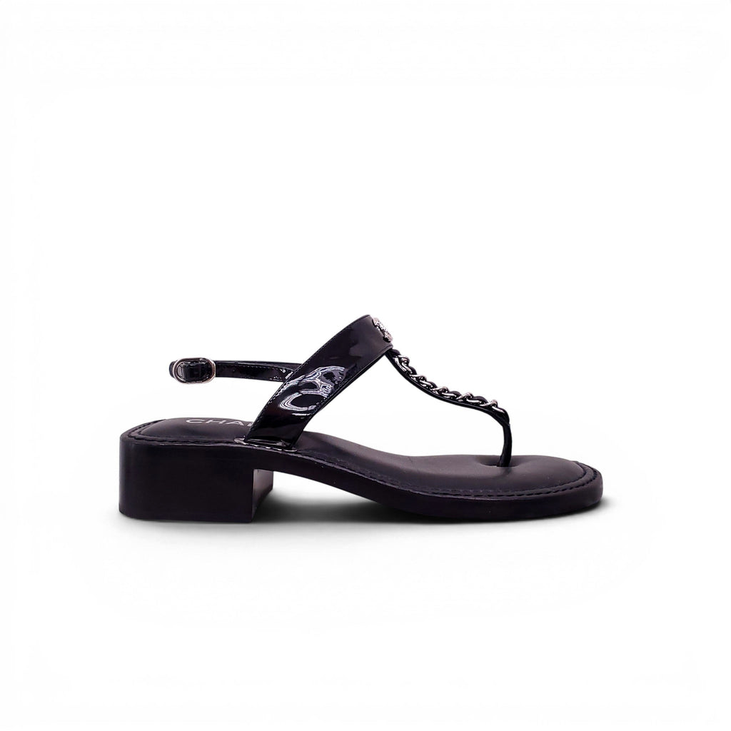 CHANEL 22C BLACK PATENT SILVER CHAIN CC LOGO SANDALS - SIZE 36.5