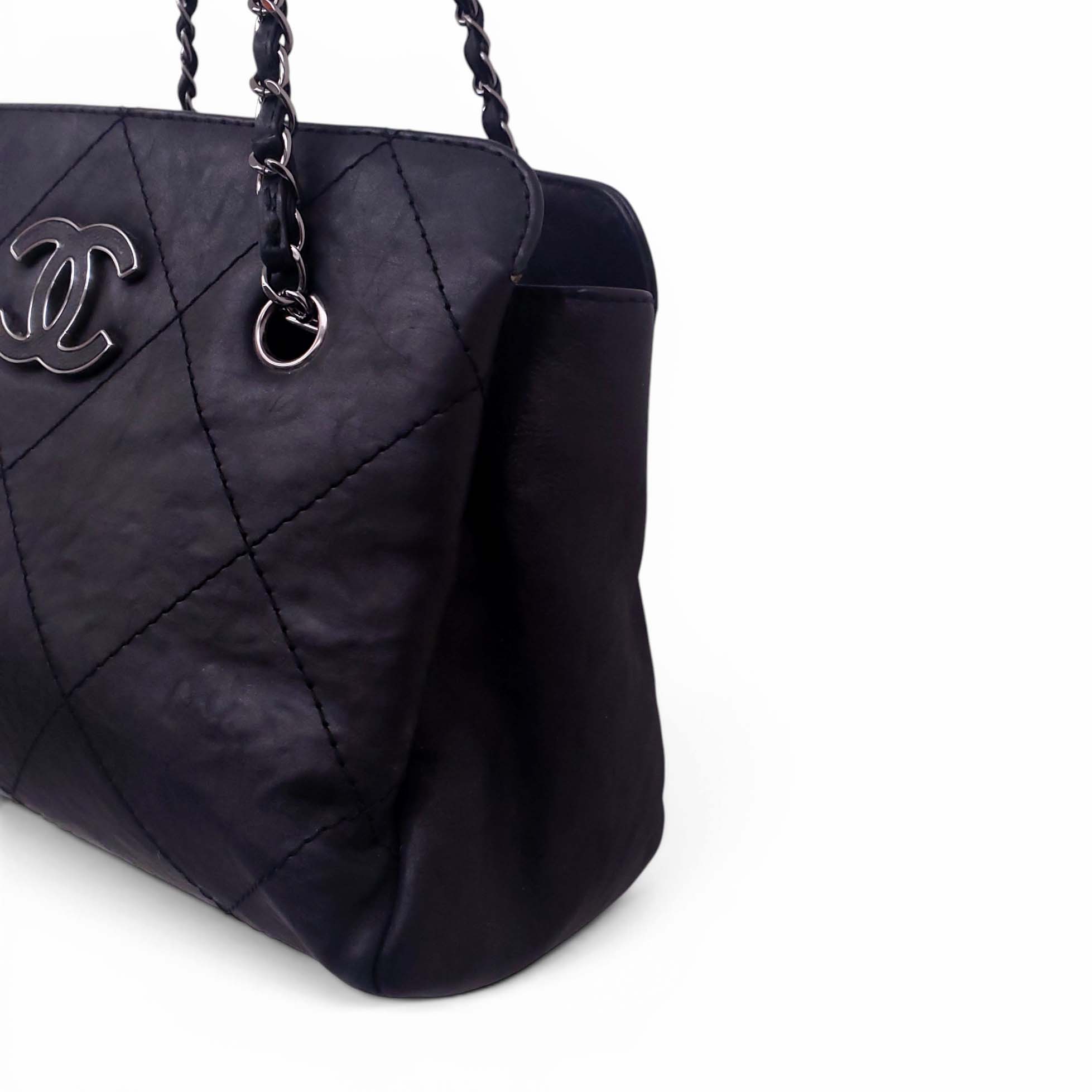 CHANEL BLACK HAMPTONS SHOPPING TOTE BAG