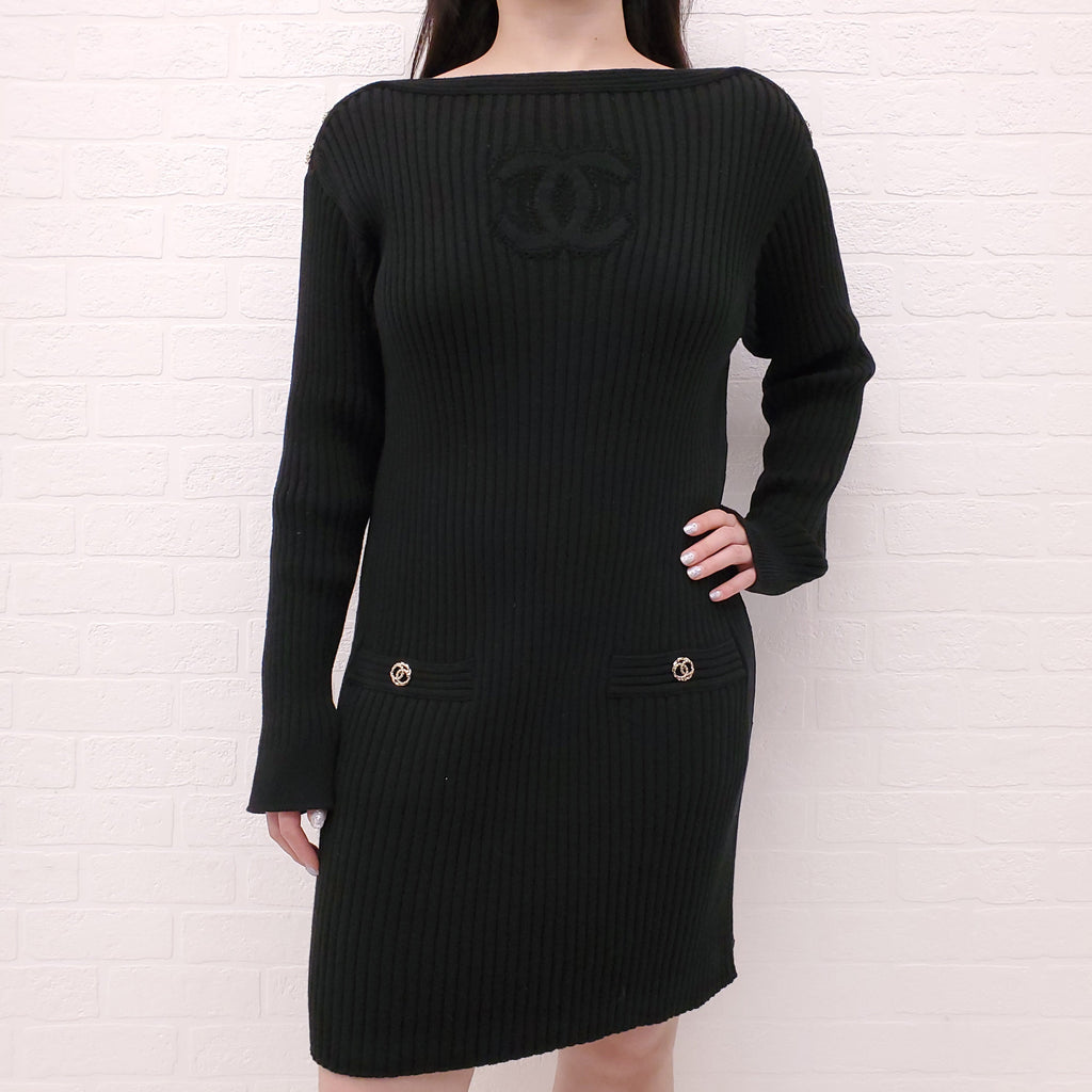 CHANEL BLACK RIBBED LONG SLEEVE LOGO DRESS WITH GOLD LOGO BUTTONS - SIZE 40