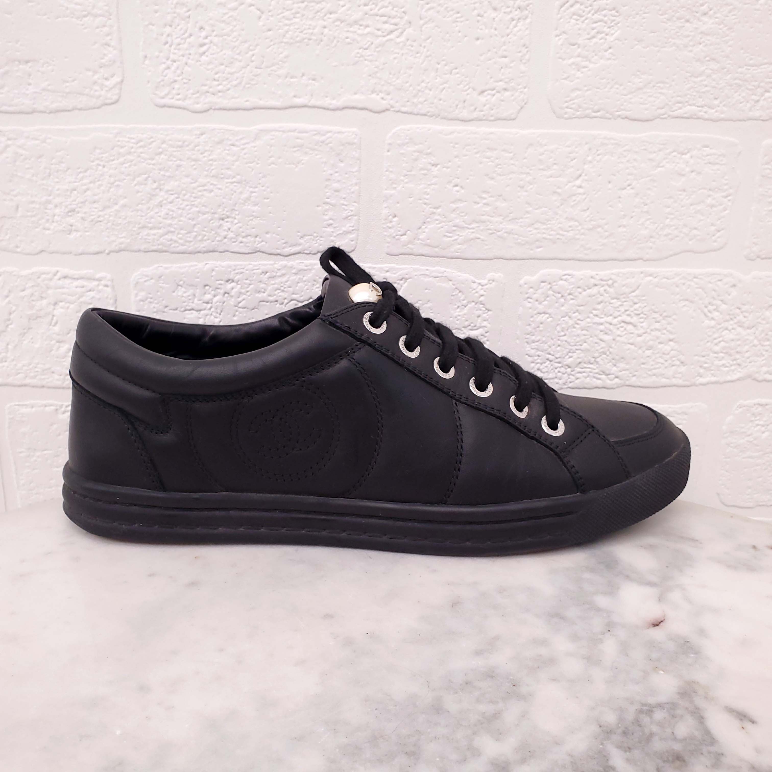 CHANEL BLACK SNEAKERS WITH PEARL DETAIL - SIZE 38.5