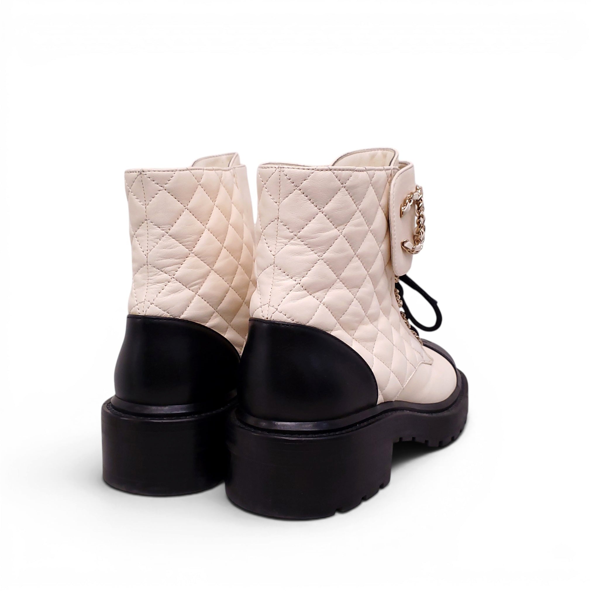 CHANEL CREAM AND BLACK QUILTED MOTORCYCLE BOOTS WITH CC LOGO - SIZE 38.5