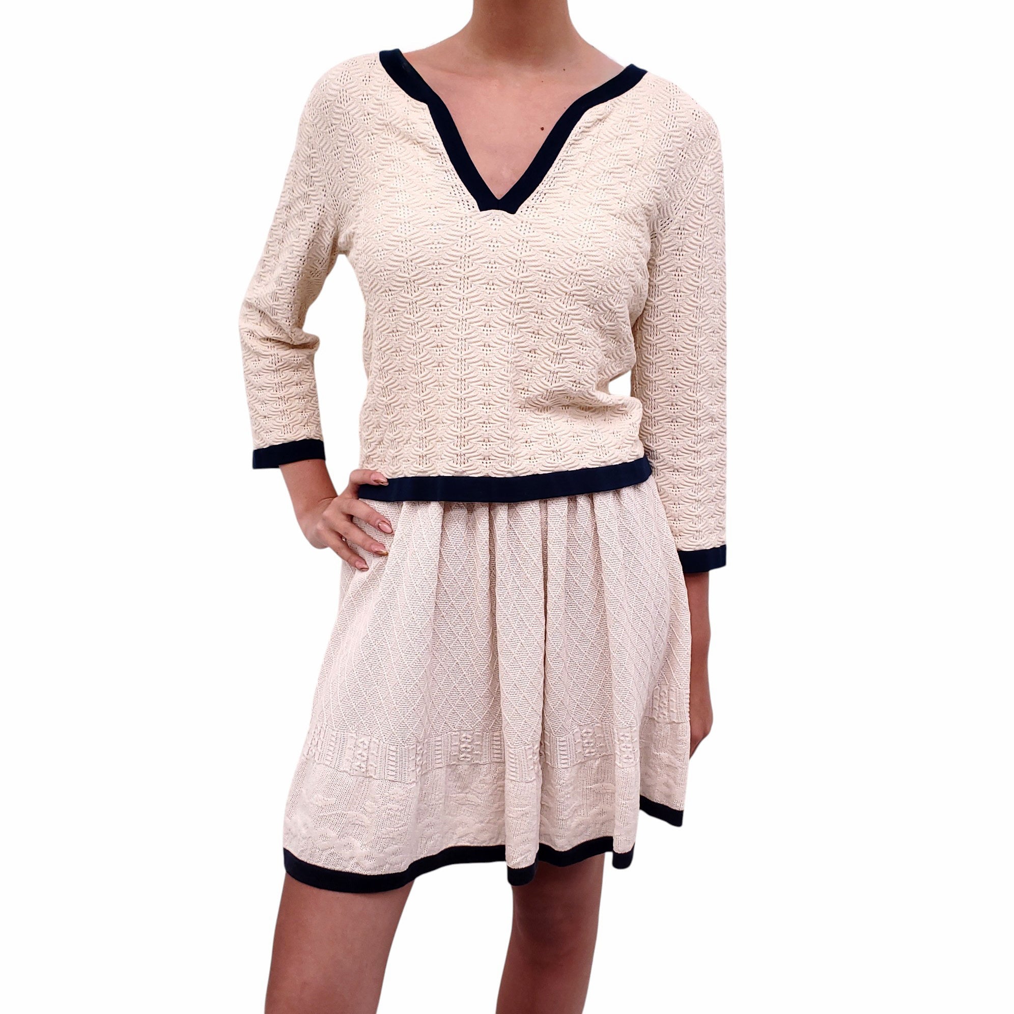 CHANEL CREAM AND NAVY 2-PIECE KNIT SKIRT SET - SIZE 36