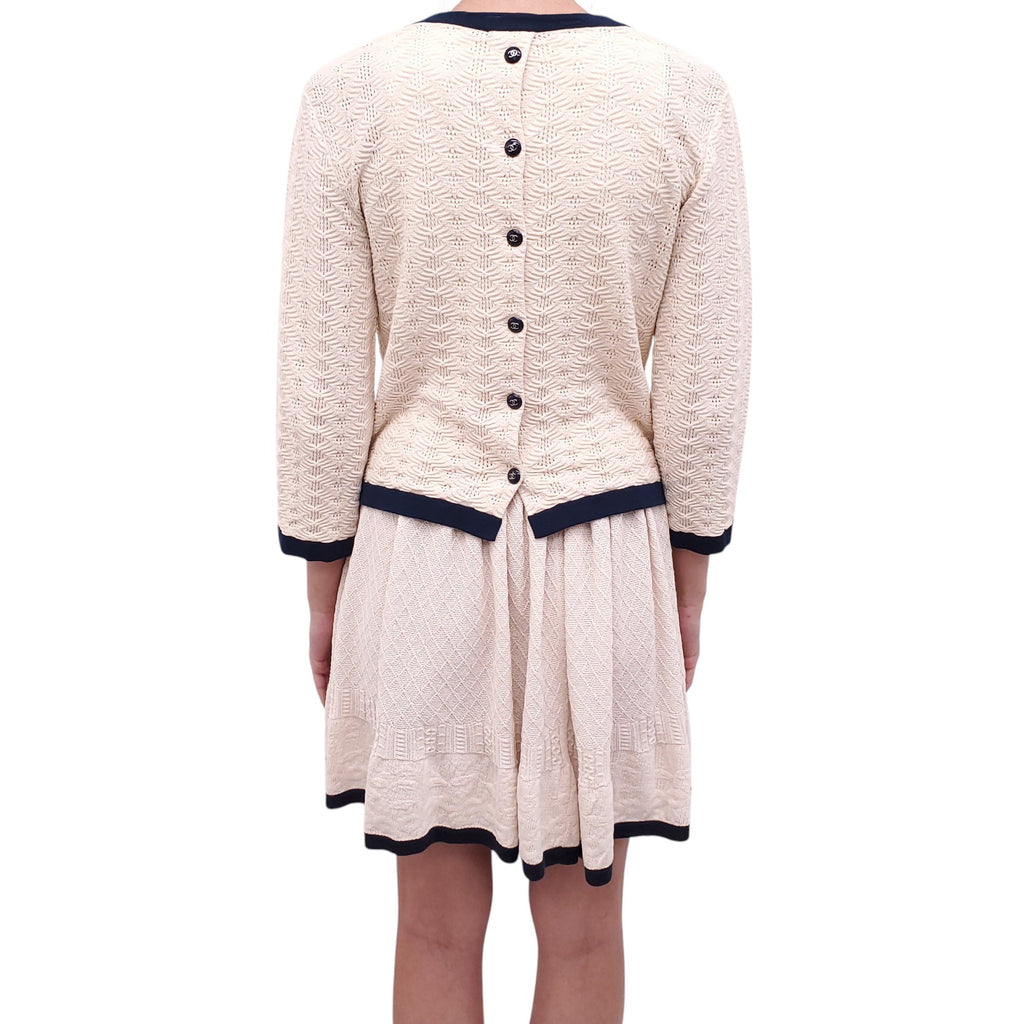 CHANEL CREAM AND NAVY 2-PIECE KNIT SKIRT SET - SIZE 36