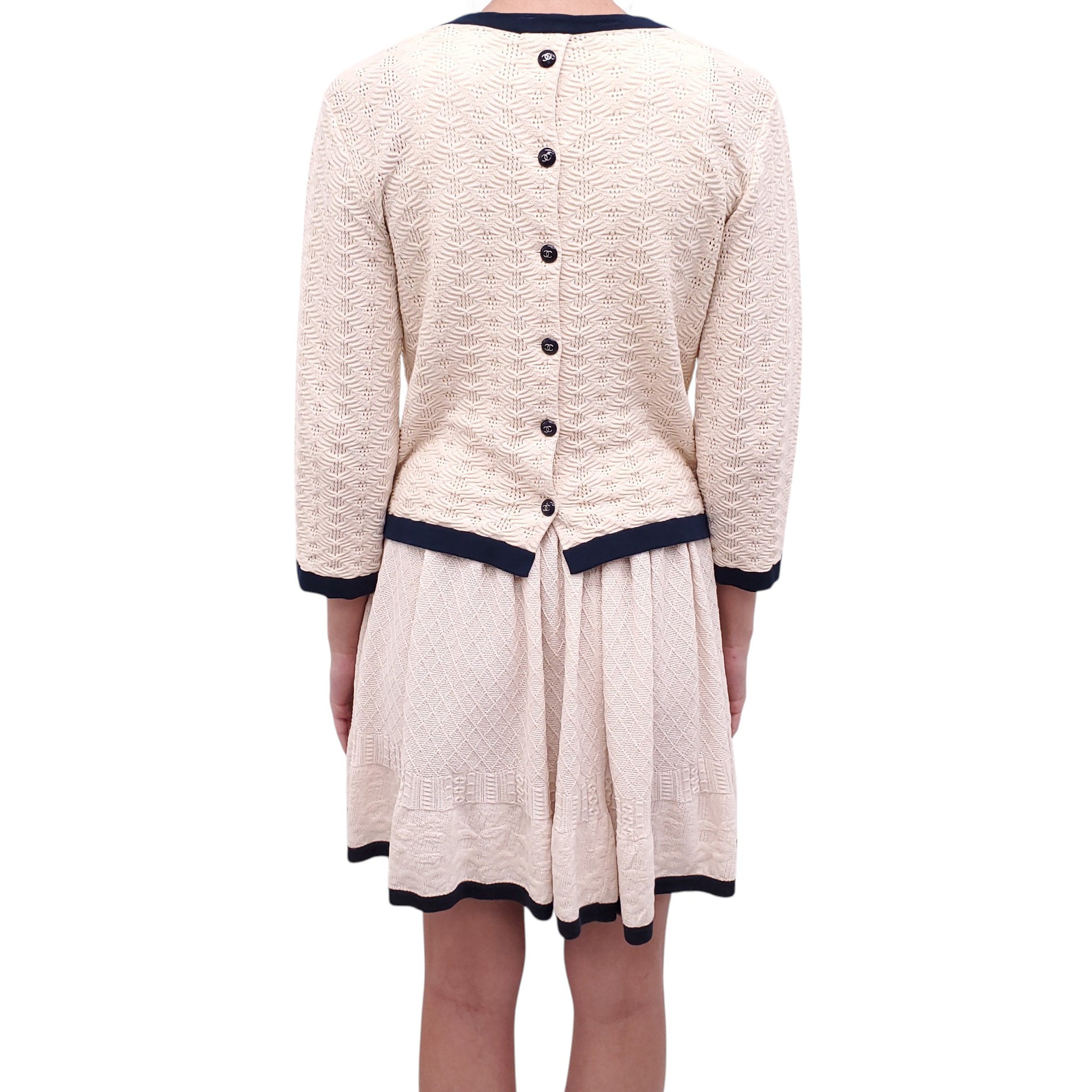 CHANEL CREAM AND NAVY 2-PIECE KNIT SKIRT SET - SIZE 36