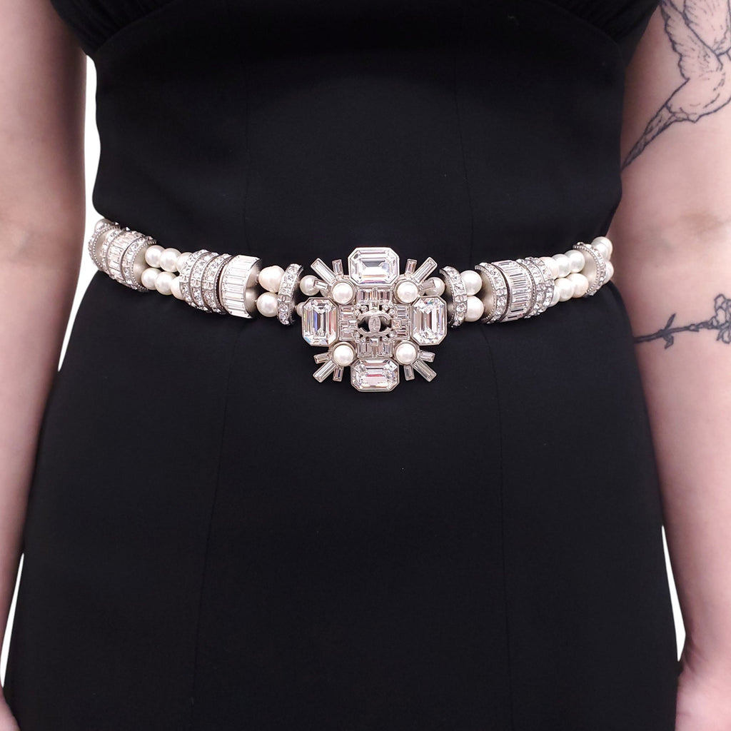 CHANEL FAUX PEARL CRYSTAL BELT