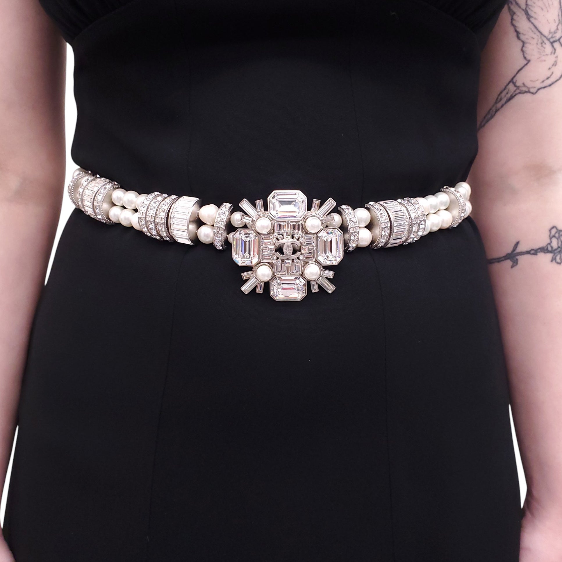 CHANEL FAUX PEARL CRYSTAL BELT