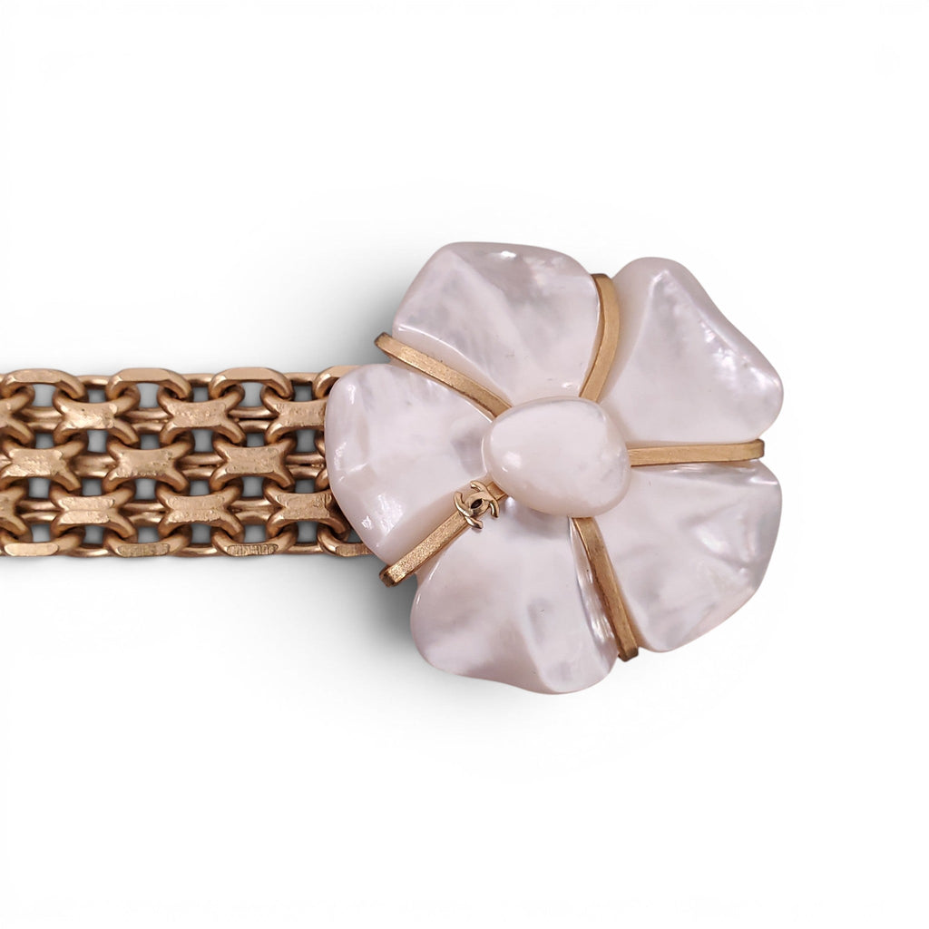 CHANEL GOLD CHAIN BELT WITH MOTHER OF PEARL LOGO FLORAL EMBLEM - SIZE 80
