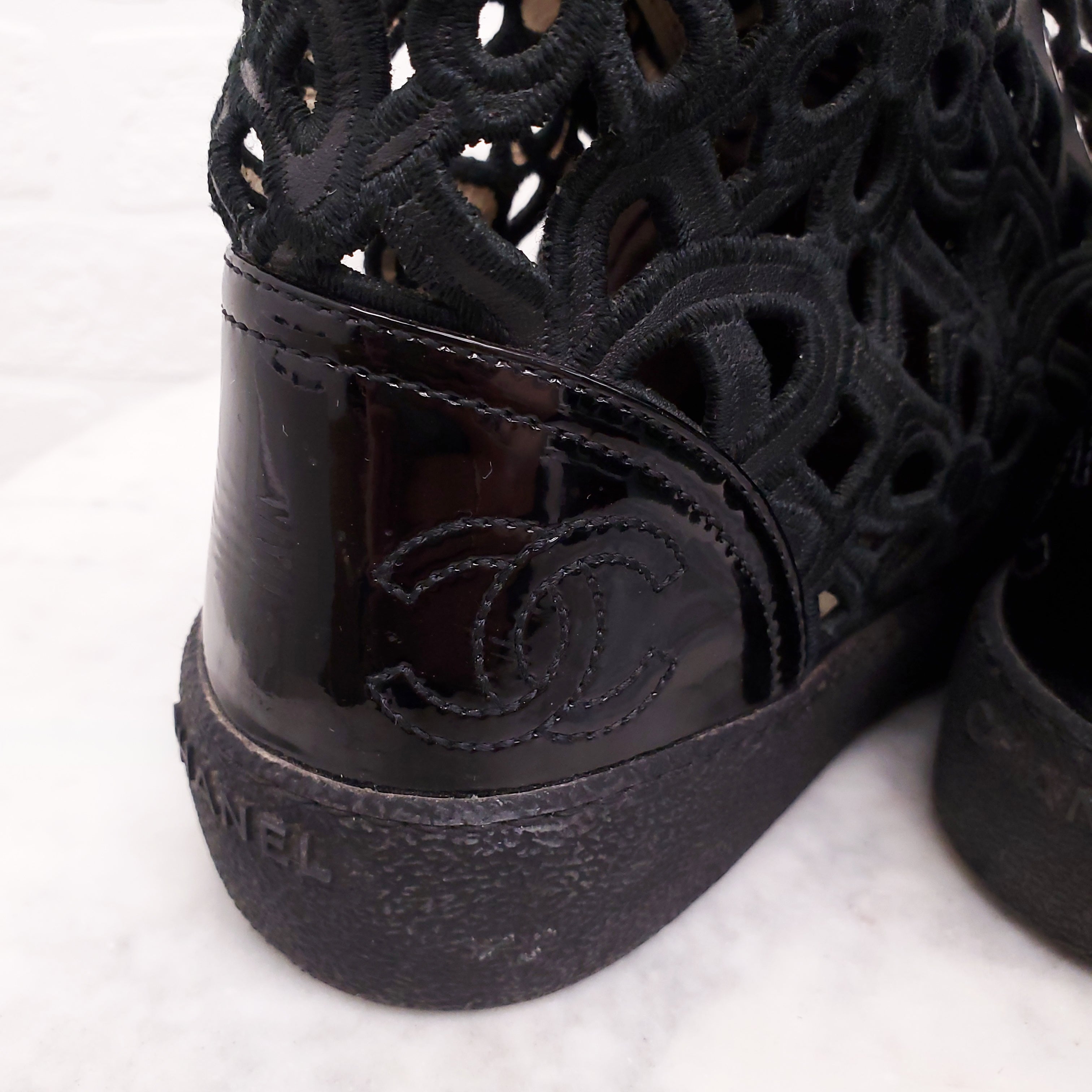 CHANEL LACE BLACK HIGHTOP SNEAKERS - SIZE 40