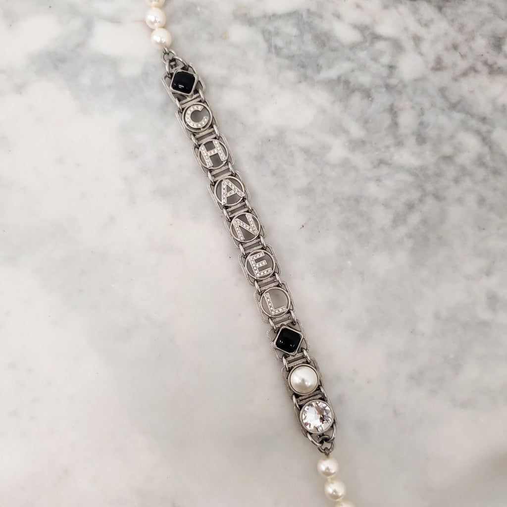 CHANEL PEARL AND SQUARE CRYSTAL 'CHANEL' NECKLACE