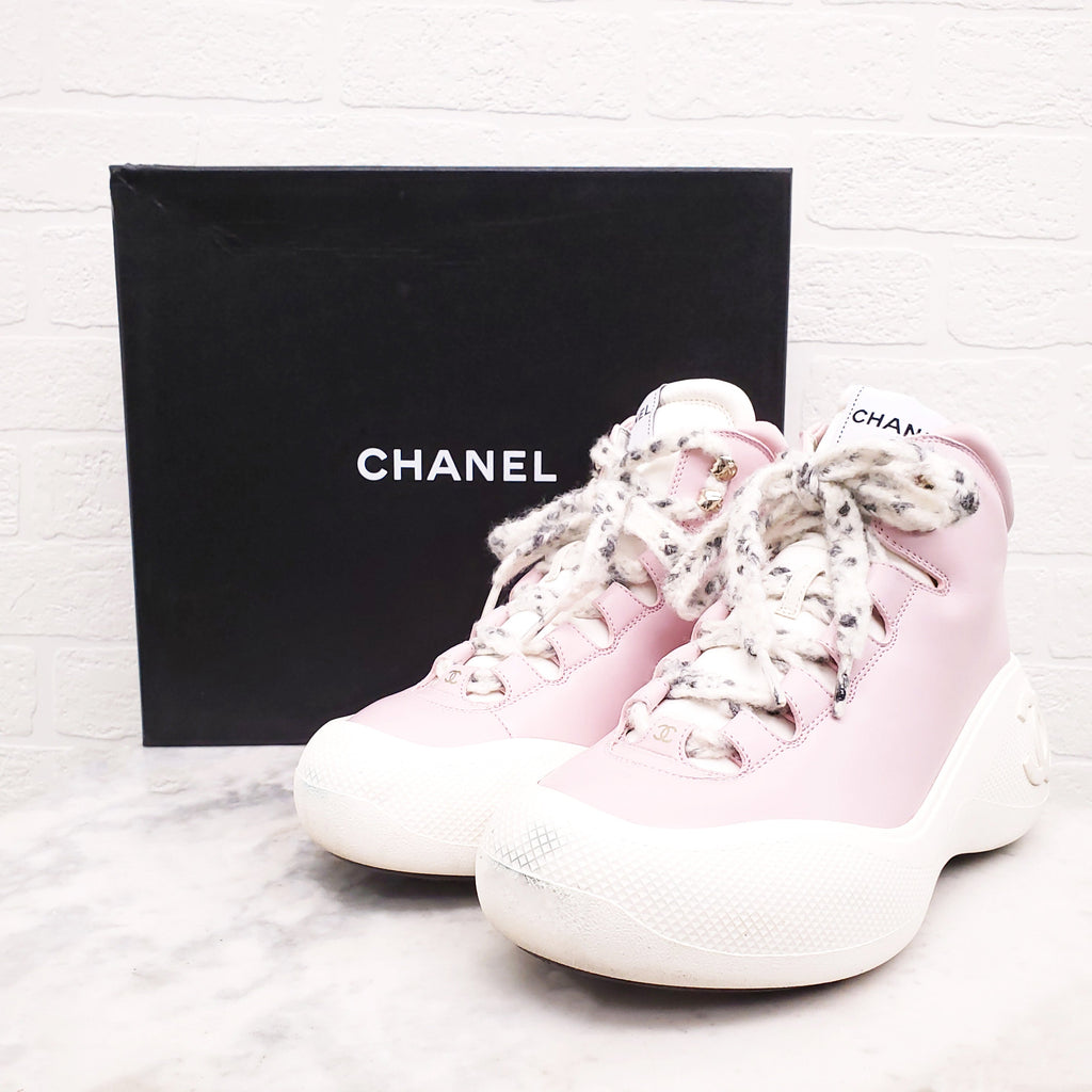 CHANEL PINK LEATHER LOGO BOOTS - SIZE 38.5