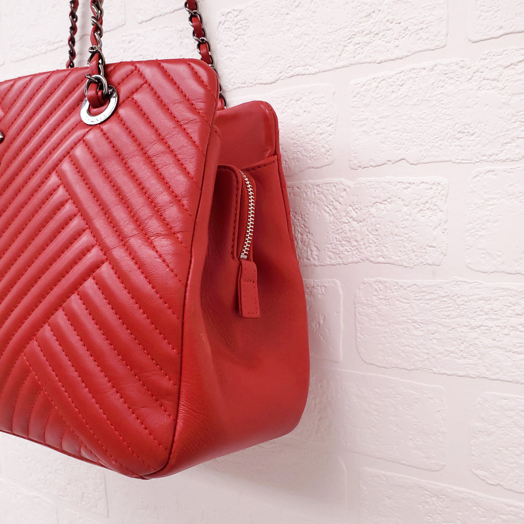 CHANEL RED LEATHER CROSSING LARGE SHOPPING TOTE