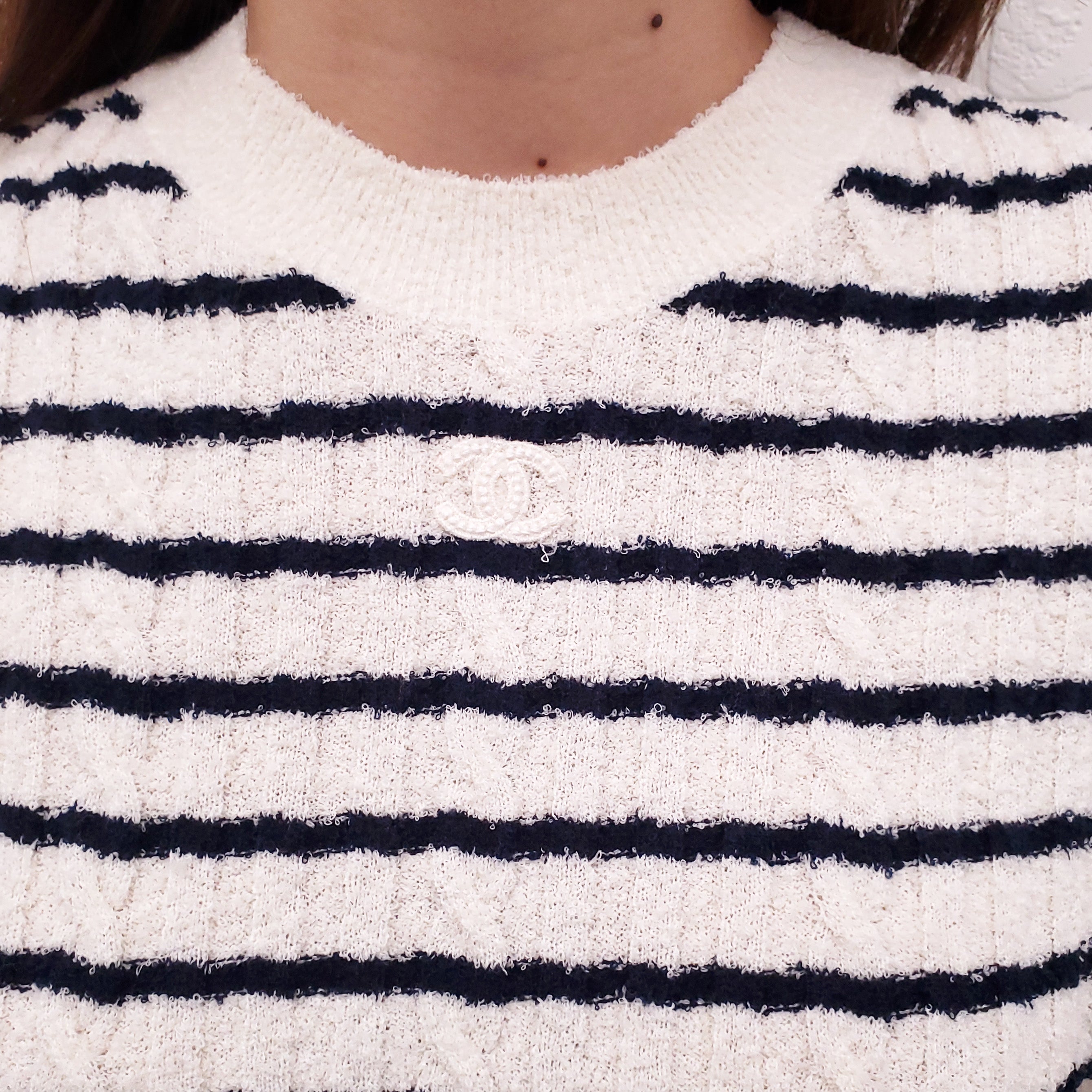 CHANEL SHORT SLEEVE CREAM AND NAVY STRIPED DRESS WITH LOGO AND CUT OUT BACK DETAIL - SIZE 38