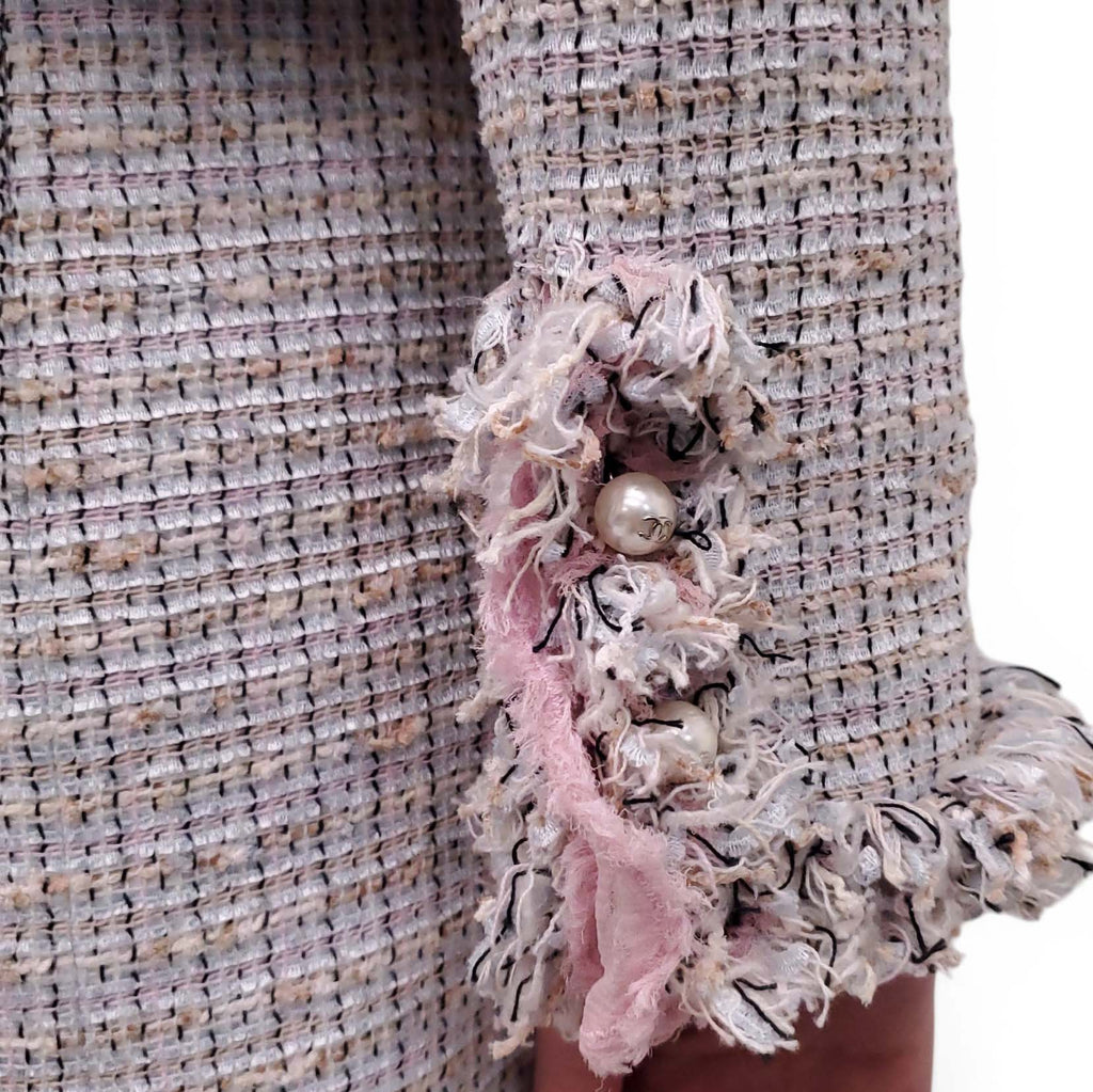 CHANEL S/S 2004 BABY BLUE AND PINK TWEED SUIT WITH FRINGE DETAIL AND PEARL BUTTONS - SIZE 38/40