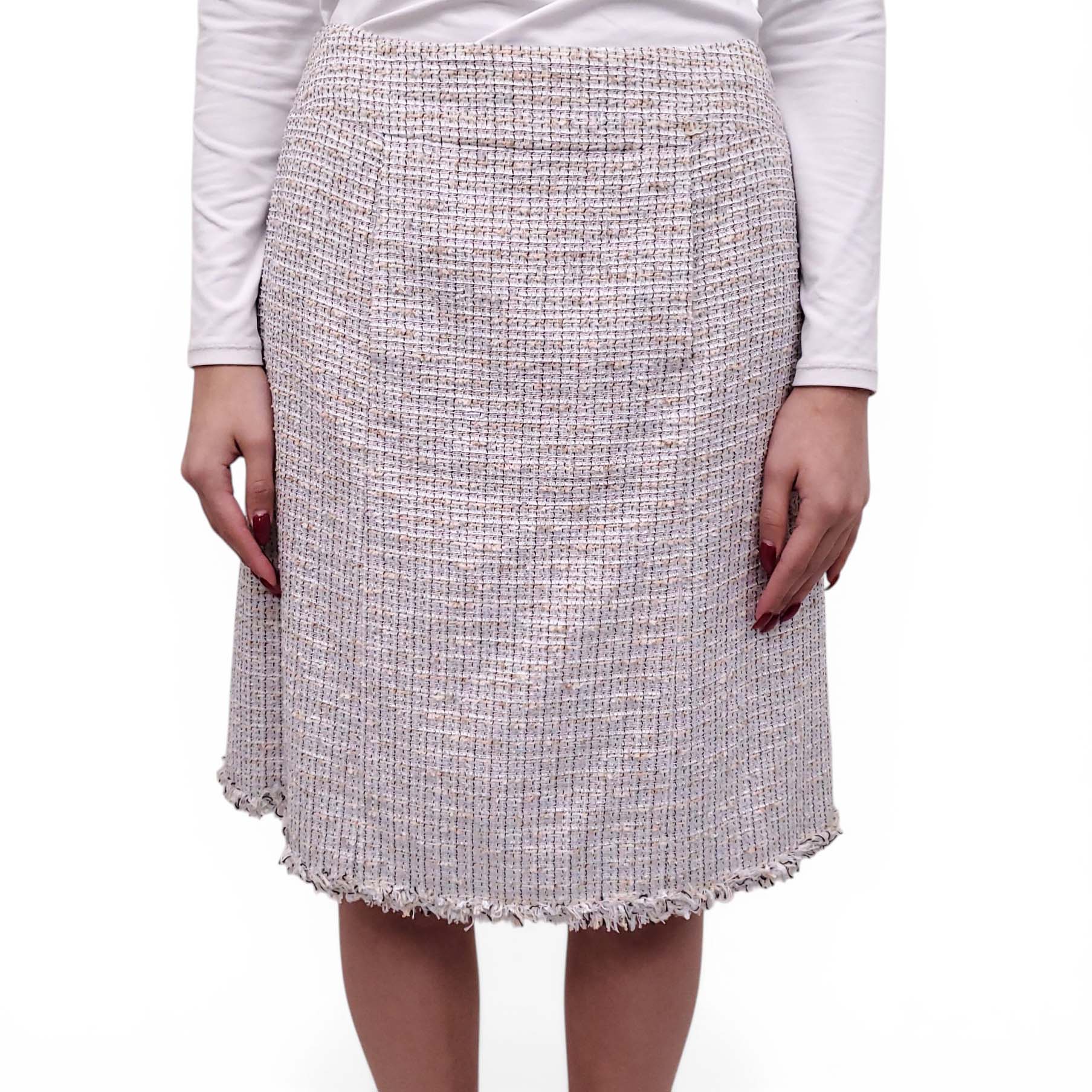 CHANEL S/S 2004 BABY BLUE AND PINK TWEED SUIT WITH FRINGE DETAIL AND PEARL BUTTONS - SIZE 38/40
