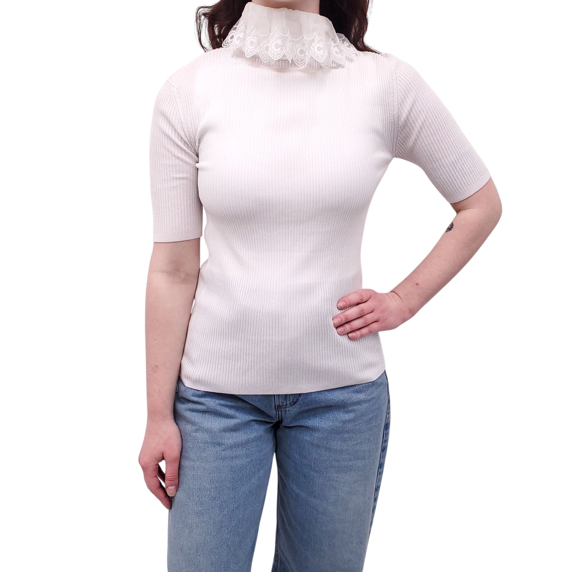 CHLOÉ CREAM RIBBED SHORT SLEEVE SWEATER WITH LOGO COLLAR - SIZE L