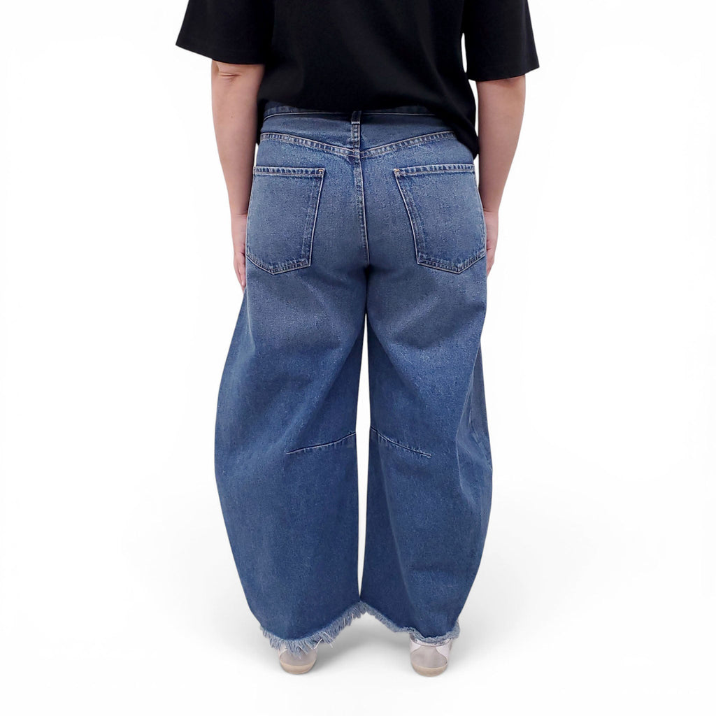CITIZENS OF HUMANITY BLUE SEMI-DISTRESSED BARREL JEANS - SIZE 30