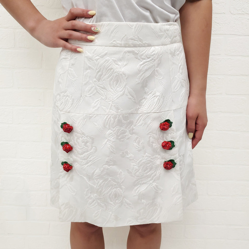 DOLCE & GABBANA WHITE SHADOW STITCH SKIRT WITH FLORAL BUTTONS -  SIZE 40