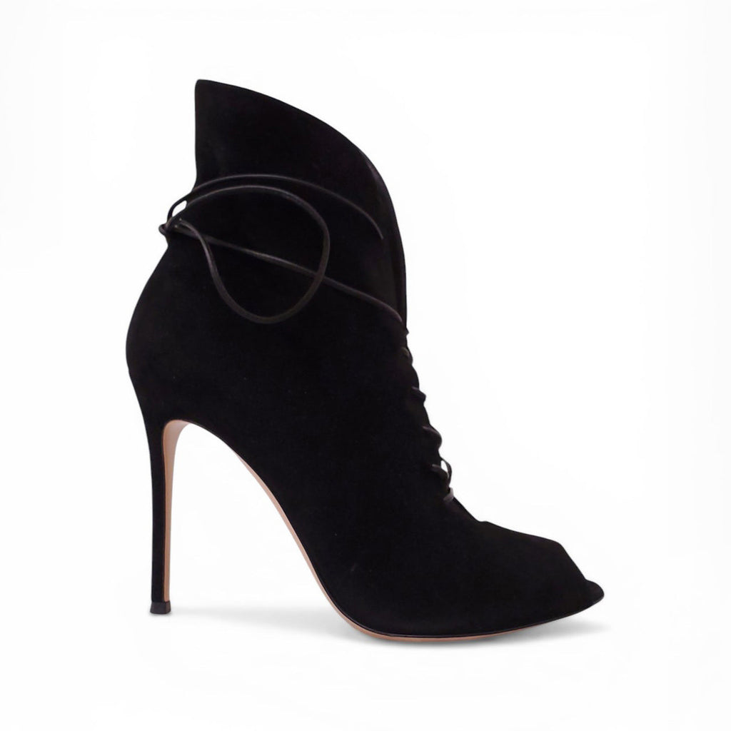 GIANVITO ROSSI BLACK SUEDE LACE UP BOOTIES - SIZE 40