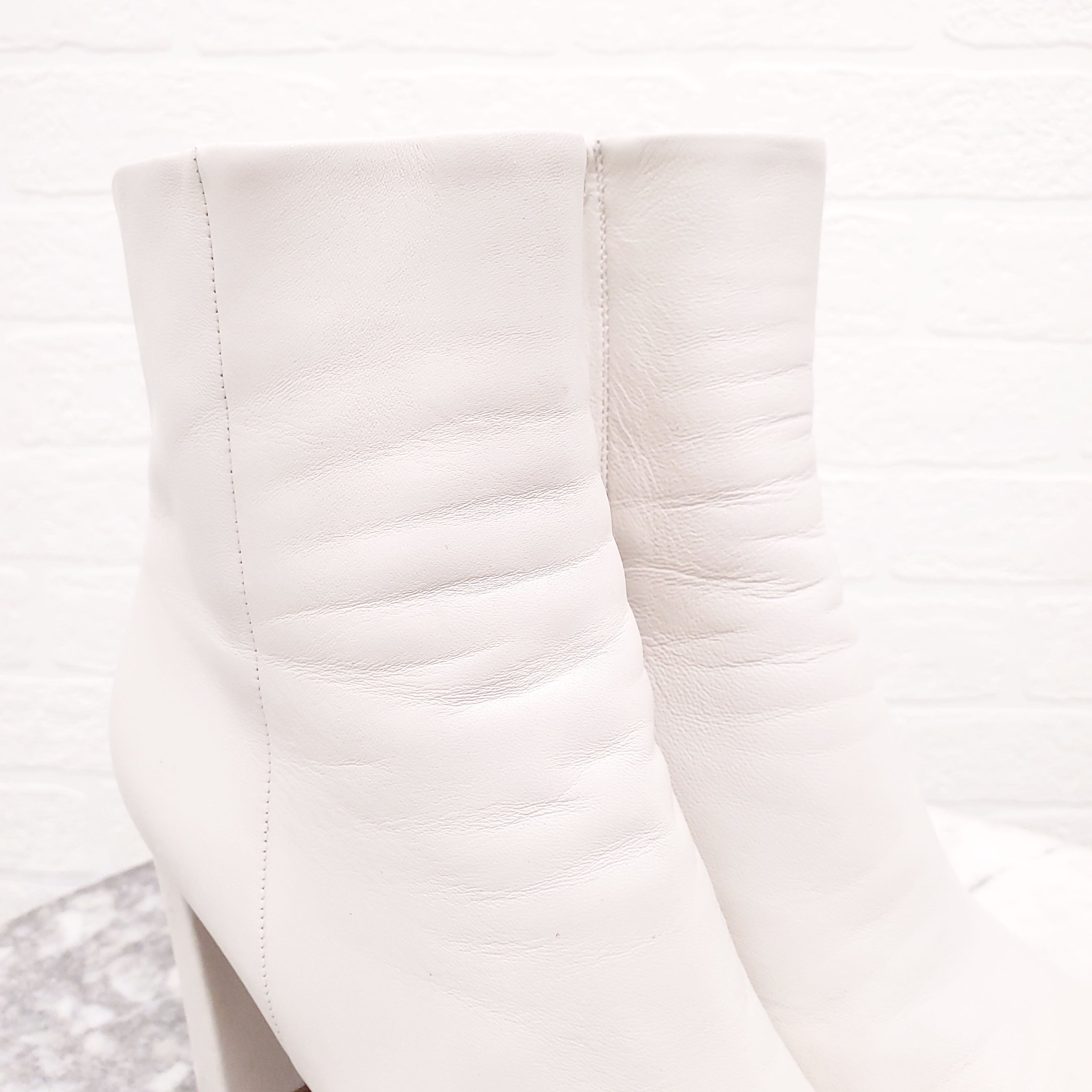 GIANVITO ROSSI CREAM LEATHER BOOTS - SIZE 37.5