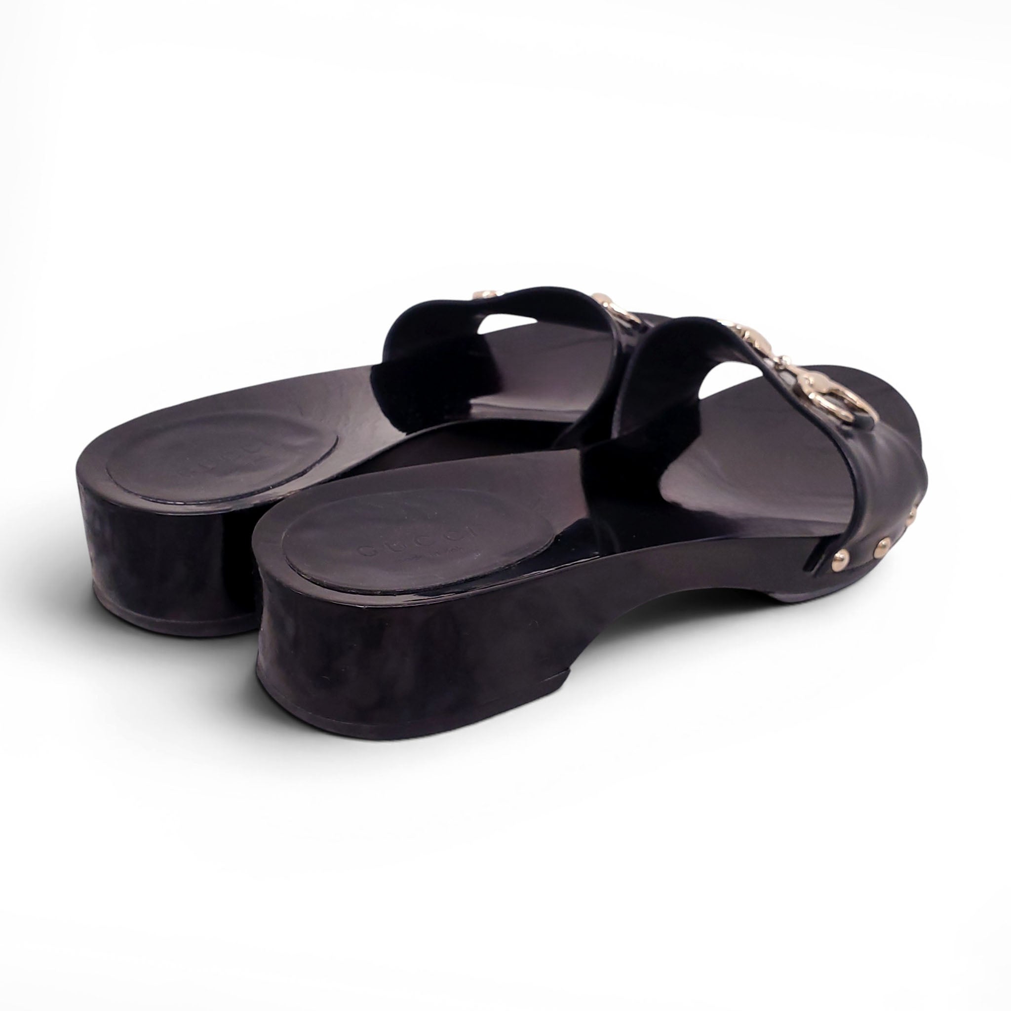 GUCCI BLACK PATENT HORSEBIT FLATS - SIZE 38