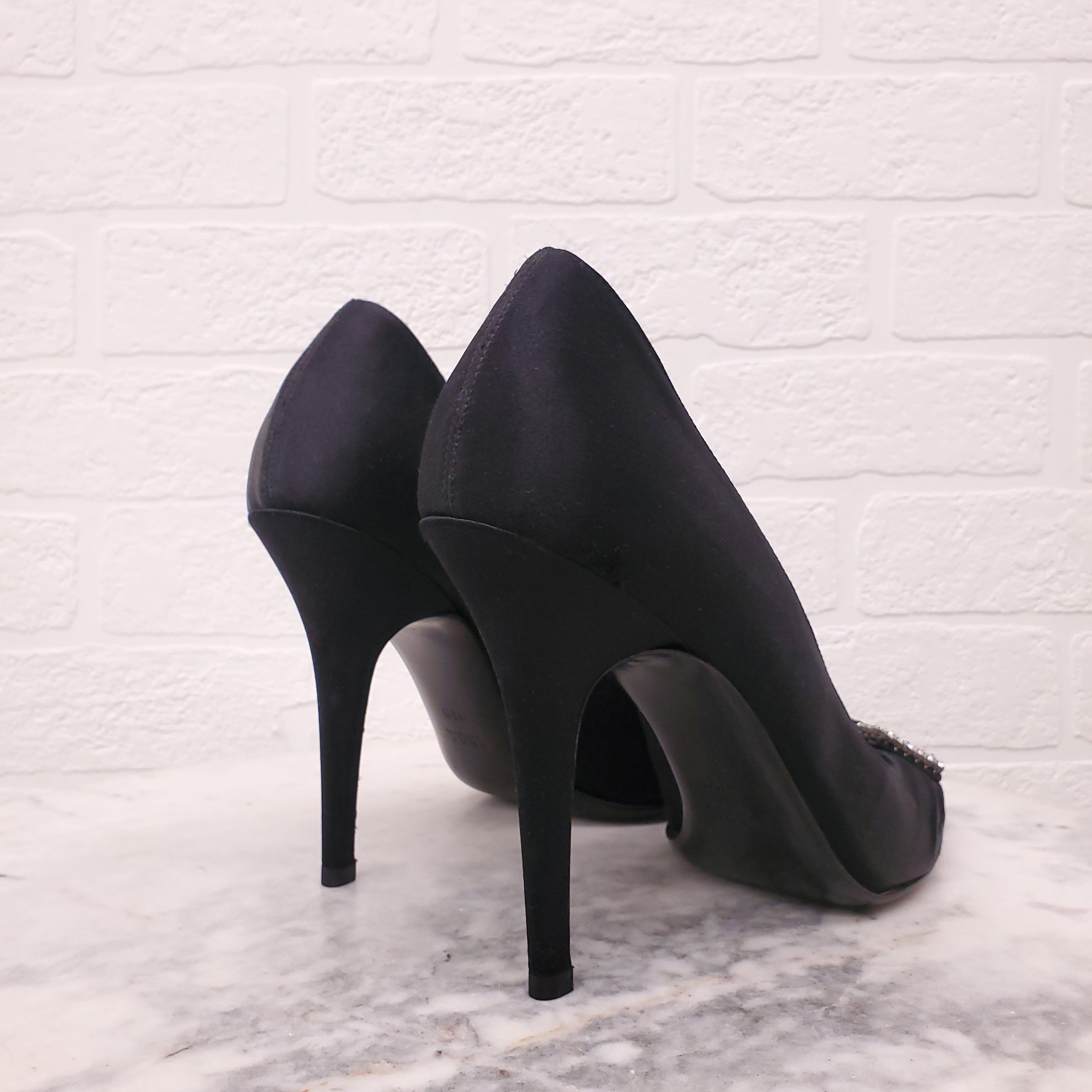 GUCCI BLACK SATIN PEEP TOTE HEELS WITH CRYSTAL FLORAL DETAIL - SIZE 9.5B