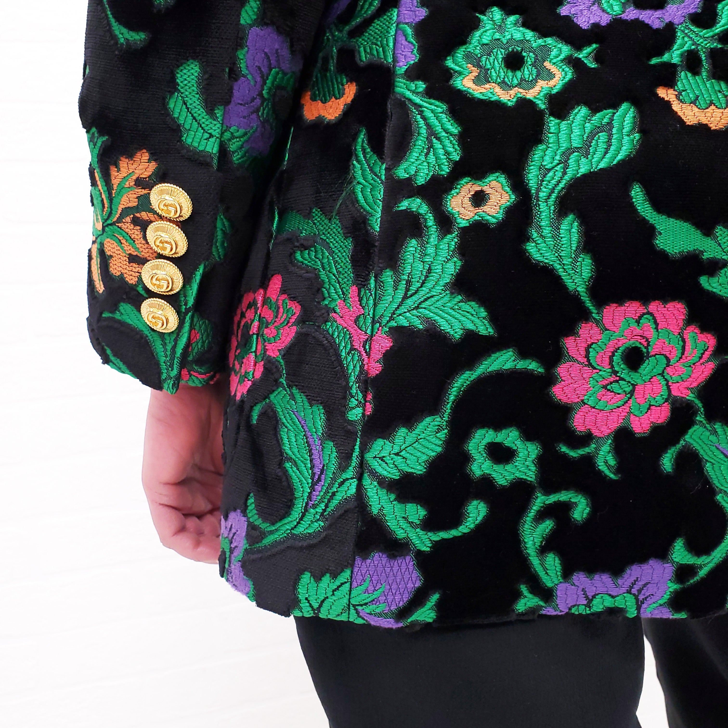 GUCCI BLACK VELVET FLORAL BLAZER - SIZE 40