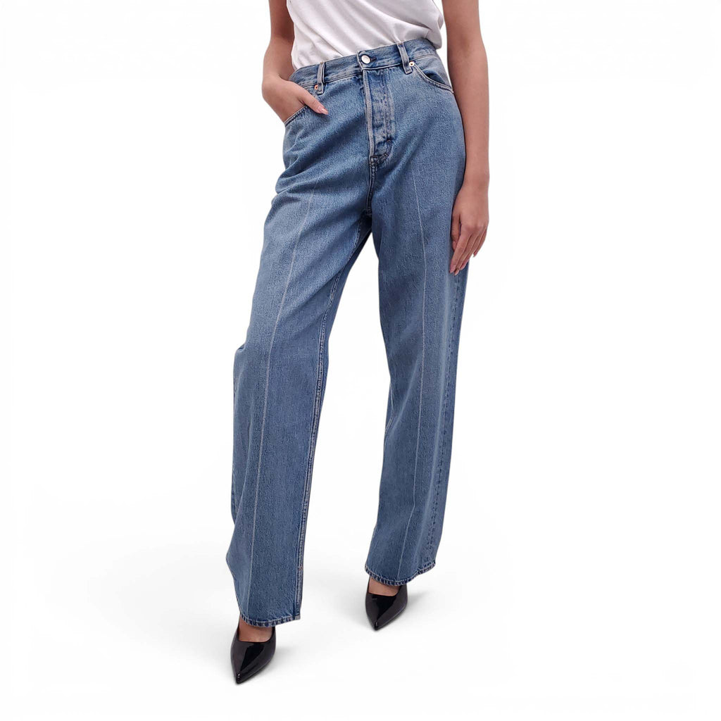 GUCCI MEDIUM WASH BOYFRIEND JEANS - SIZE 25