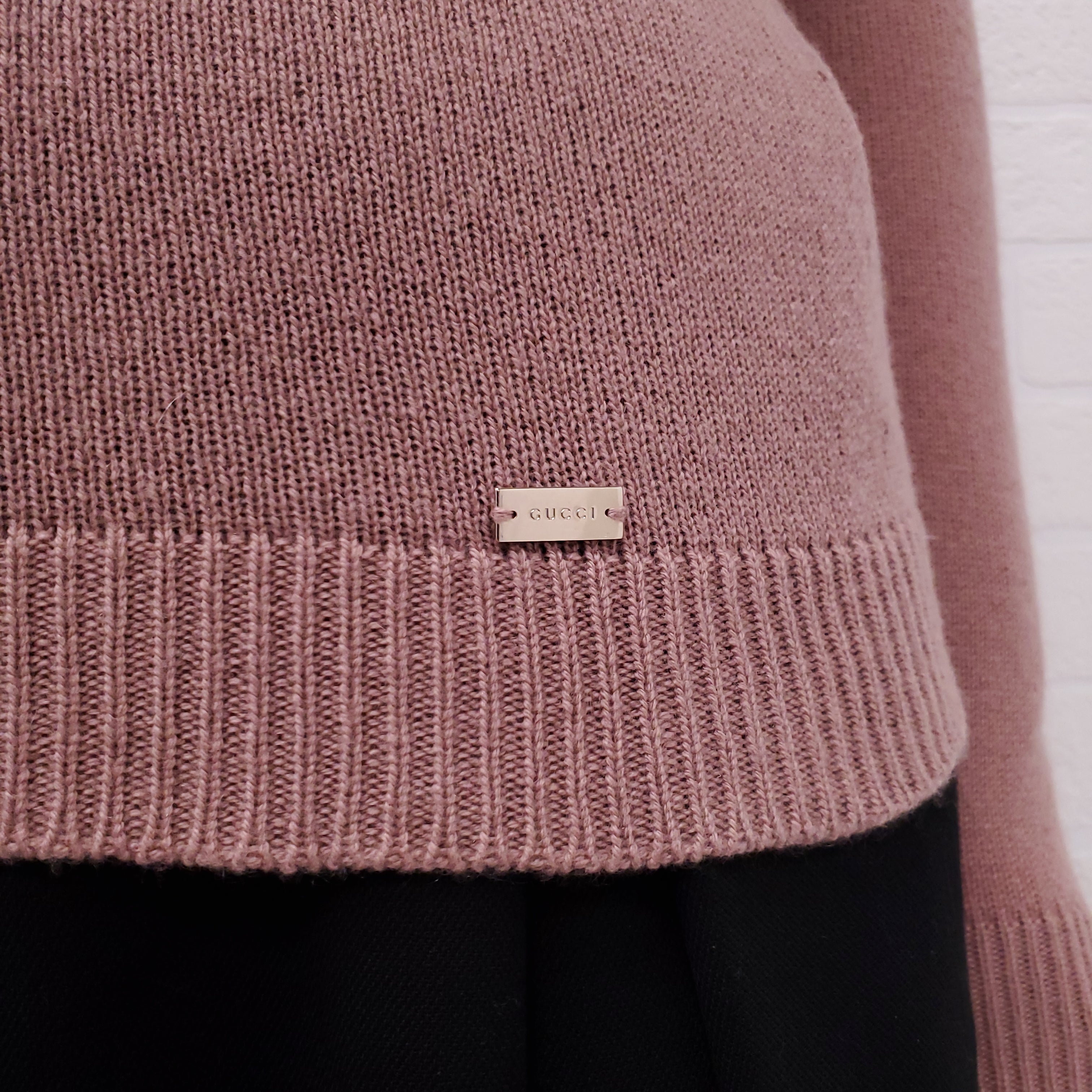 GUCCI PINK CASHMERE V NECK SWEATER - SIZE S