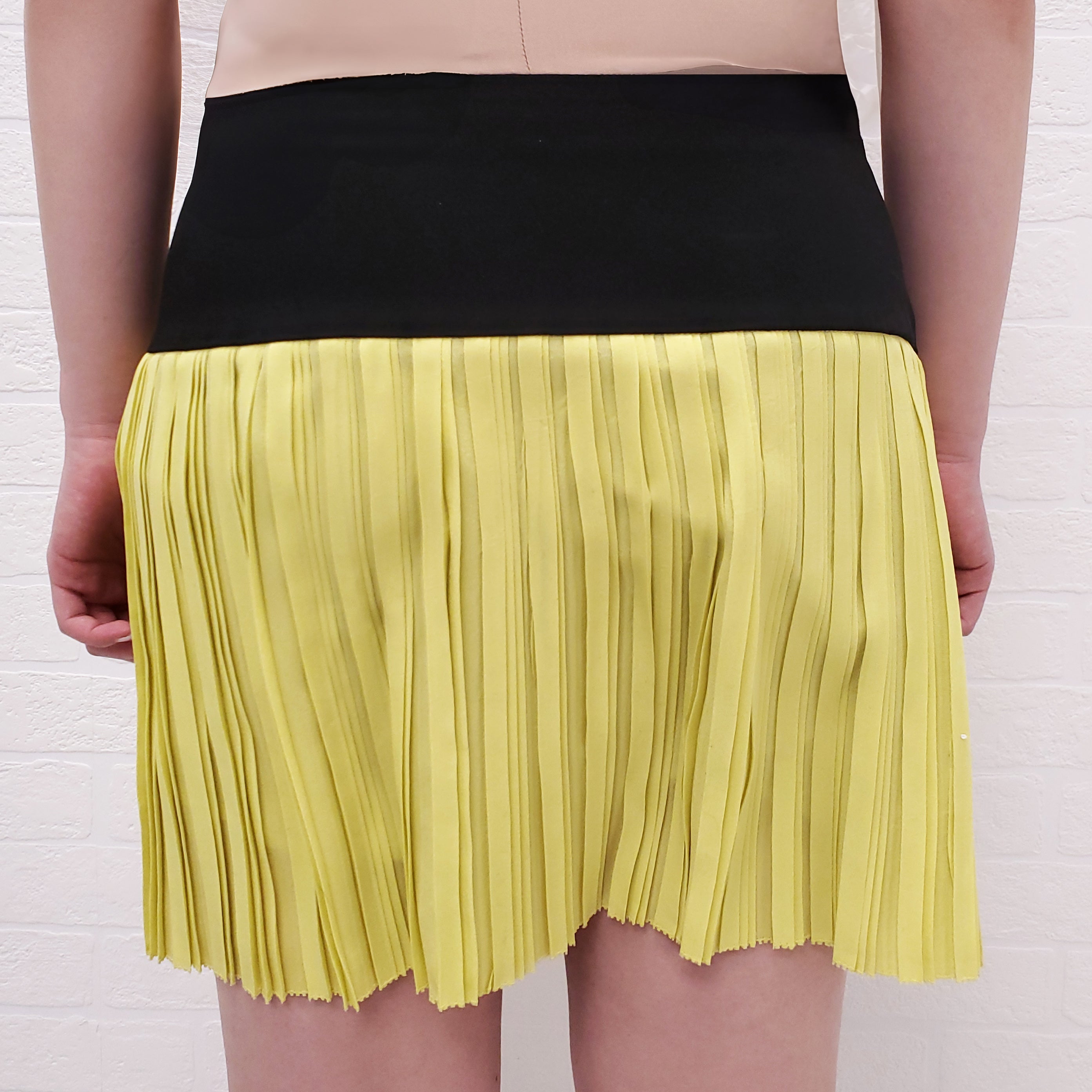 GUCCI PLEATED DRESS WITH LEATHER CLASP DETAIL - SIZE 40