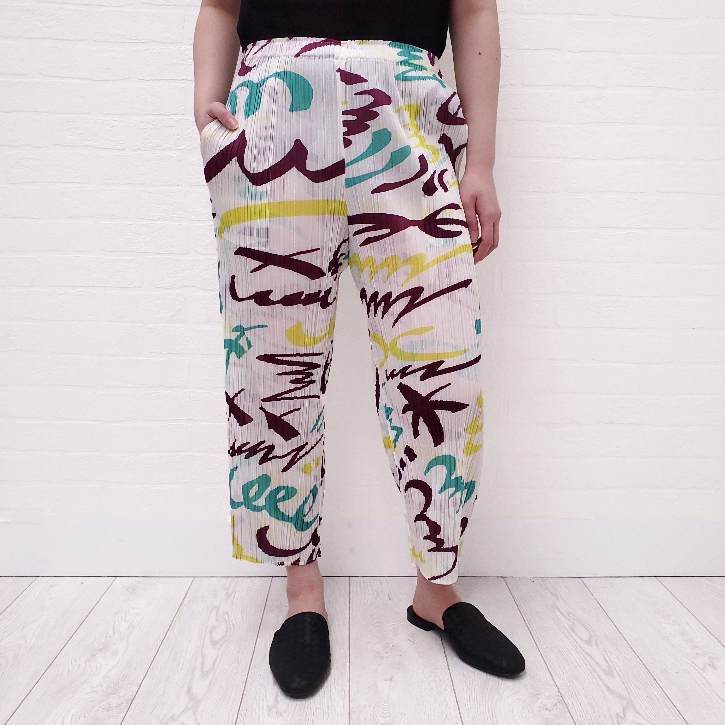ISSEY MIYAKE WHITE FIZZY PLEATED PANTS - SIZE 3/M