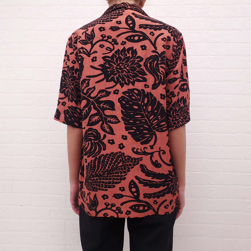 JIL SANDER UNISEX BURNT ORANGE AND BLACK PATTERNED HAWAIIAN SHIRT - SIZE 34