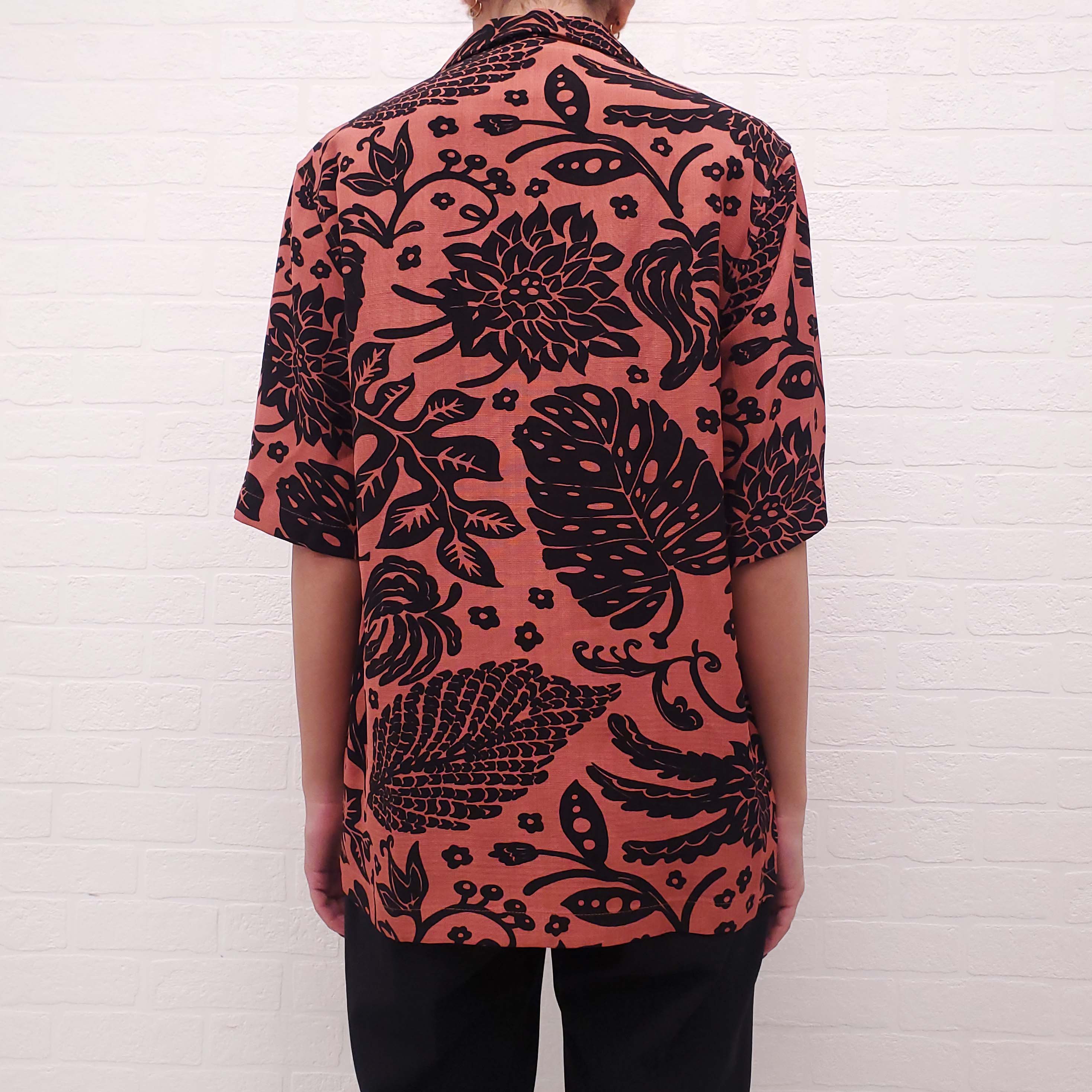 JIL SANDER UNISEX BURNT ORANGE AND BLACK PATTERNED HAWAIIAN SHIRT - SIZE 34