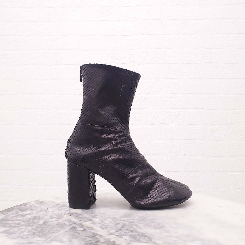 JUNYA WATANABE X COMMES DES GARÇONS BLACK SNAKESKIN EFFECT BOOTIES - SIZE M/US 9.5