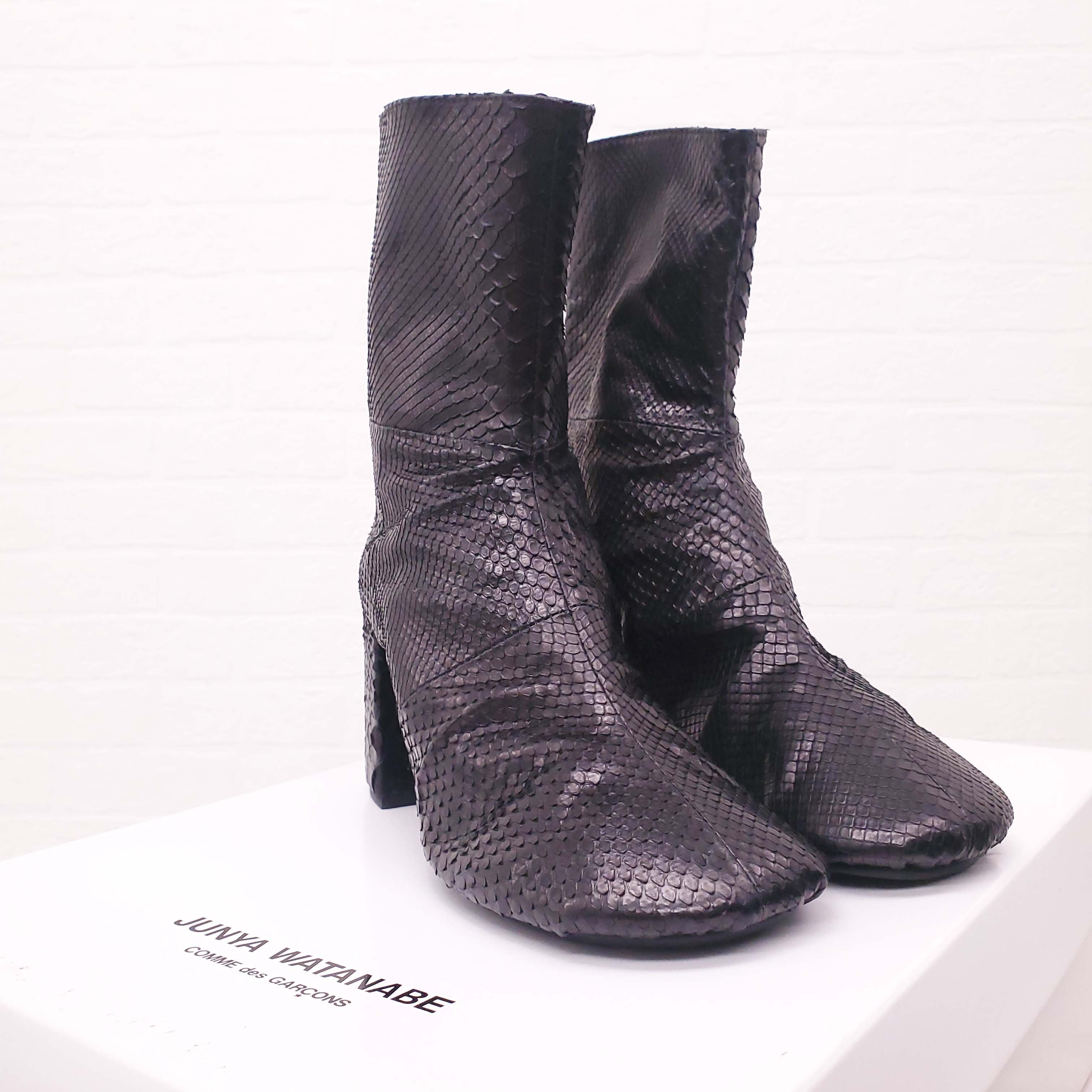 JUNYA WATANABE X COMMES DES GARÇONS BLACK SNAKESKIN EFFECT BOOTIES - SIZE M/US 9.5