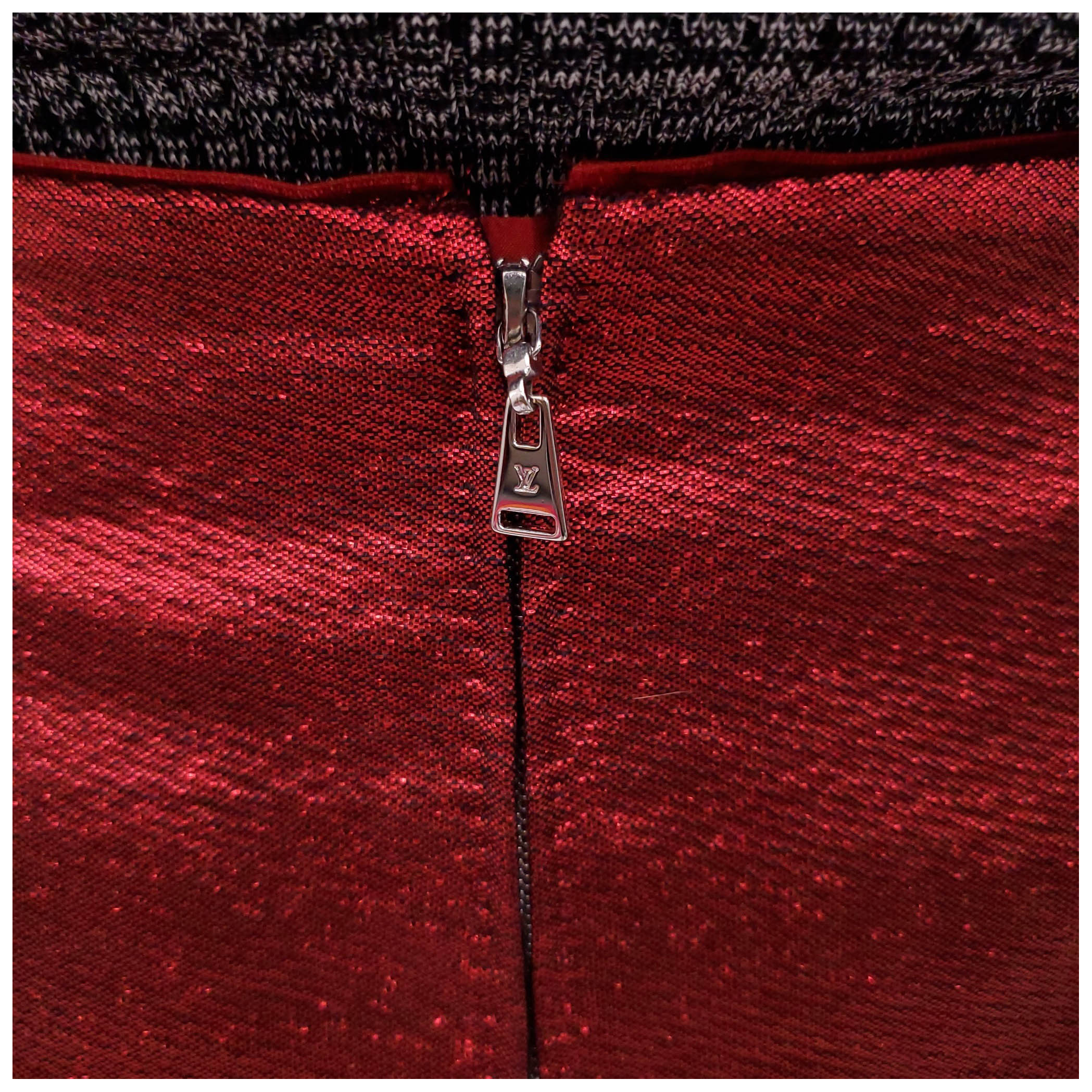 LOUIS VUITTON METALLIC RED SKIRT - SIZE 36
