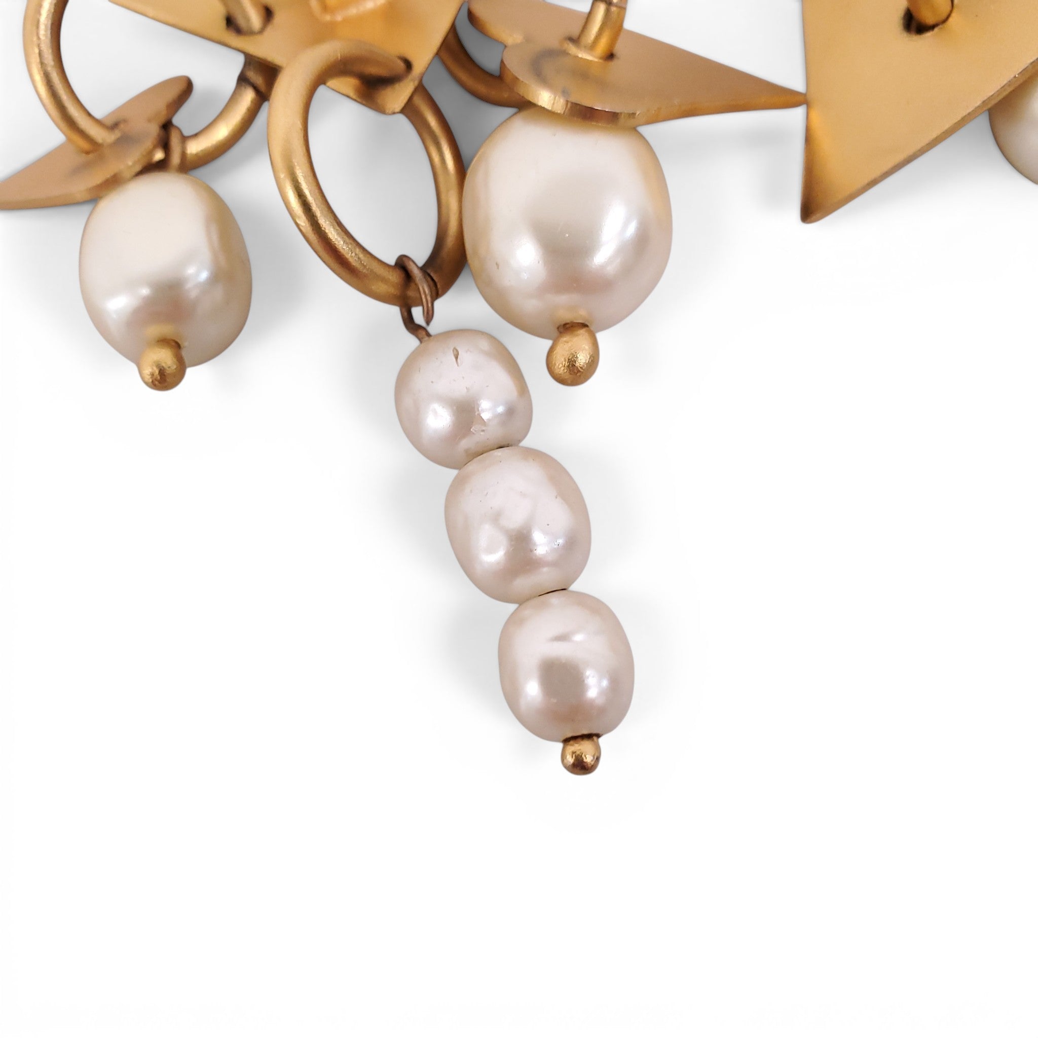 MARTHA STURDY GOLD HEART AND PEARL DROP CLIP-ON EARRINGS