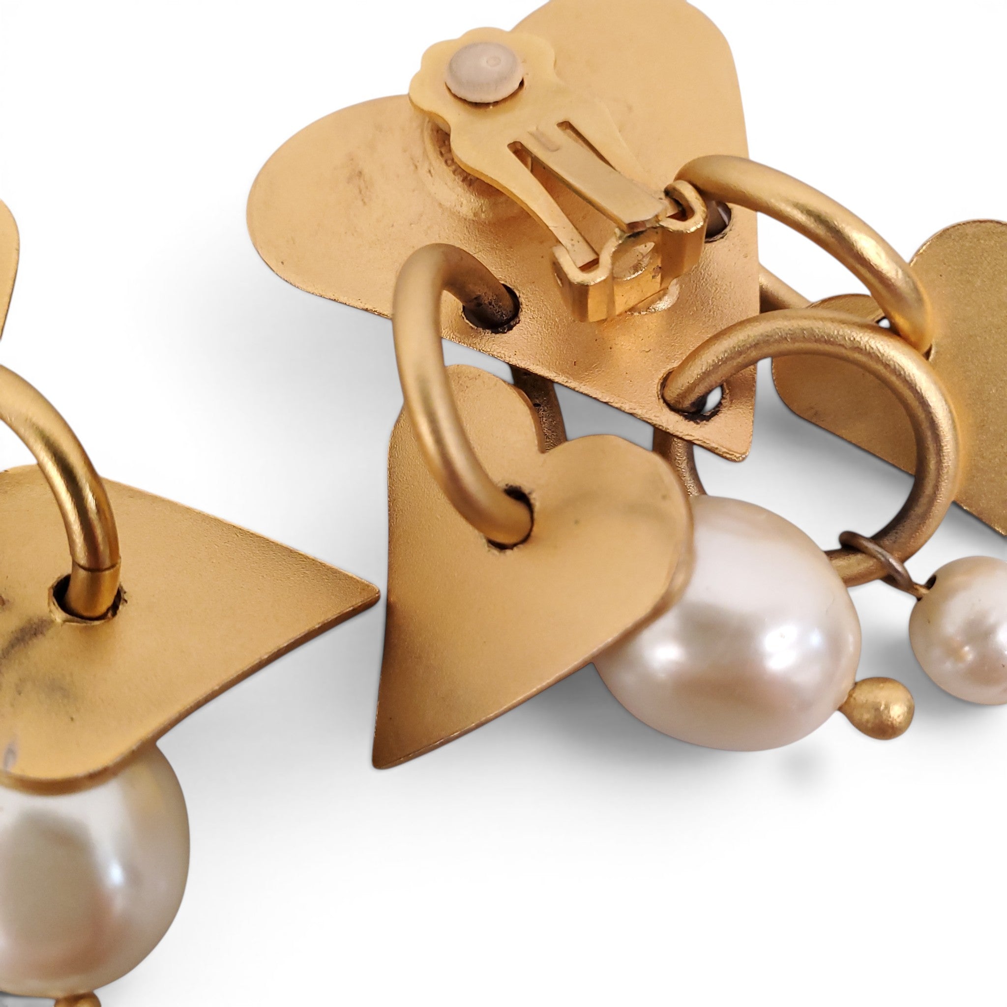 MARTHA STURDY GOLD HEART AND PEARL DROP CLIP-ON EARRINGS