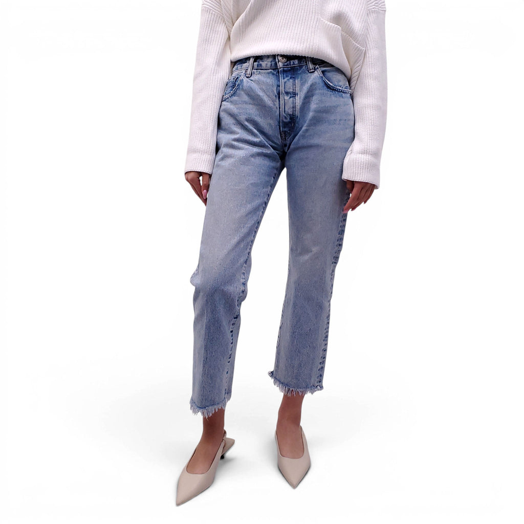 MOUSSY VINTAGE LIGHT WASH JEANS WITH FRAYED HEM - SIZE 28