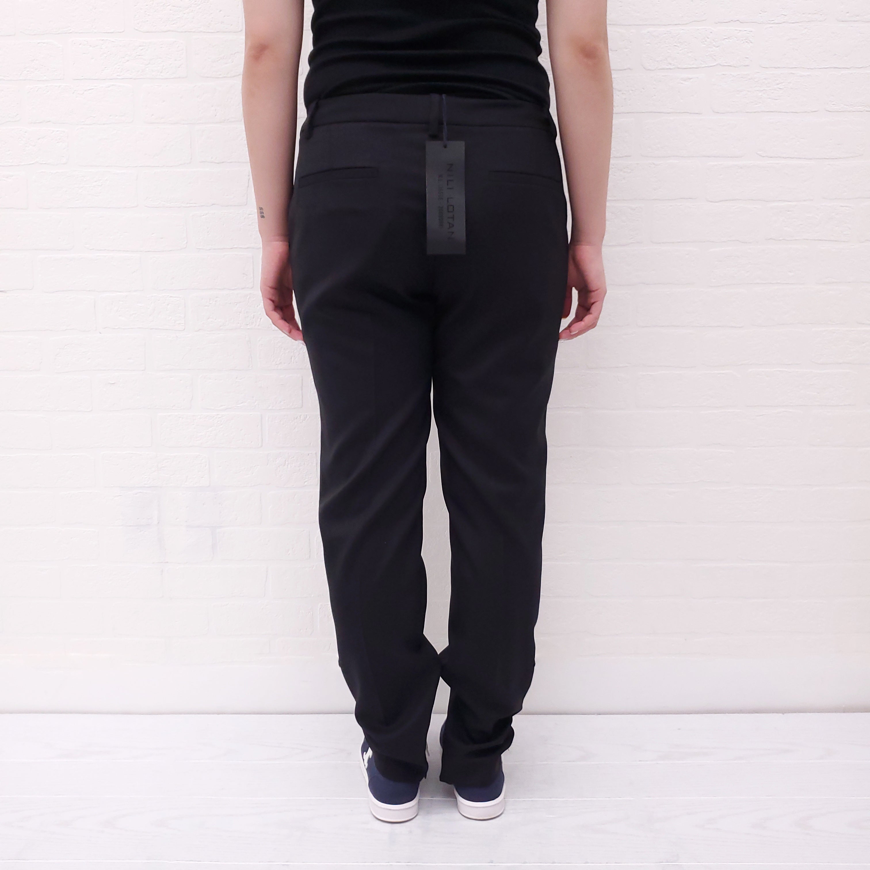 NILI LOTAN BLACK LEO PANTS - SIZE 6