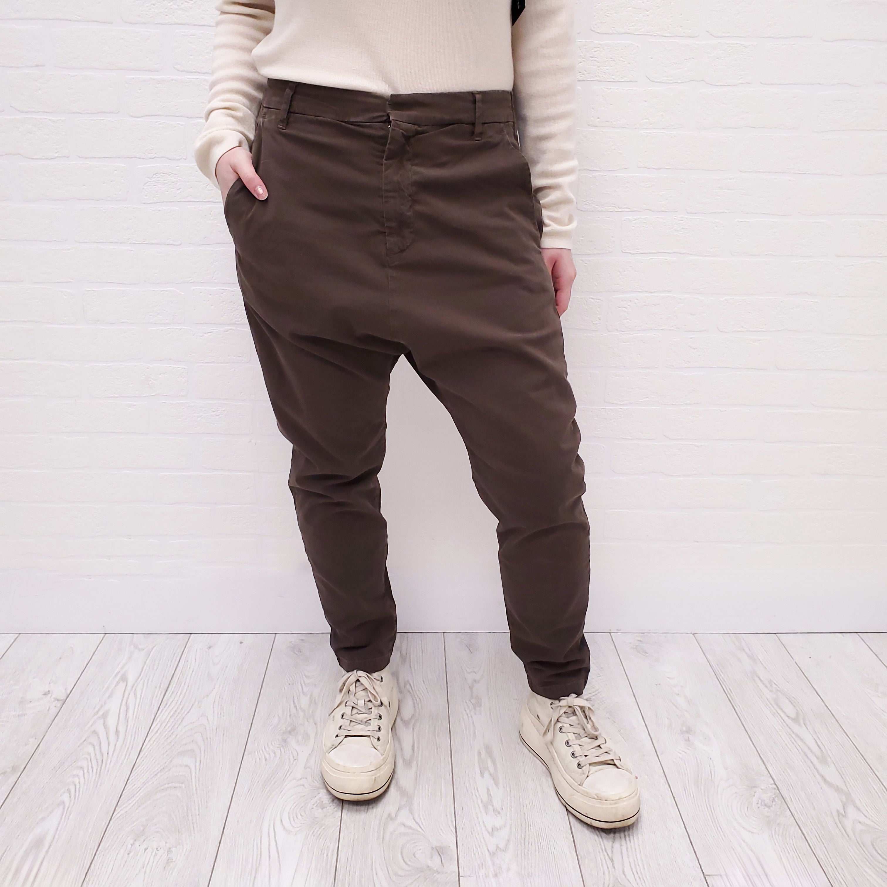 NILI LOTAN BROWN 'PARIS' PANTS - SIZE 2