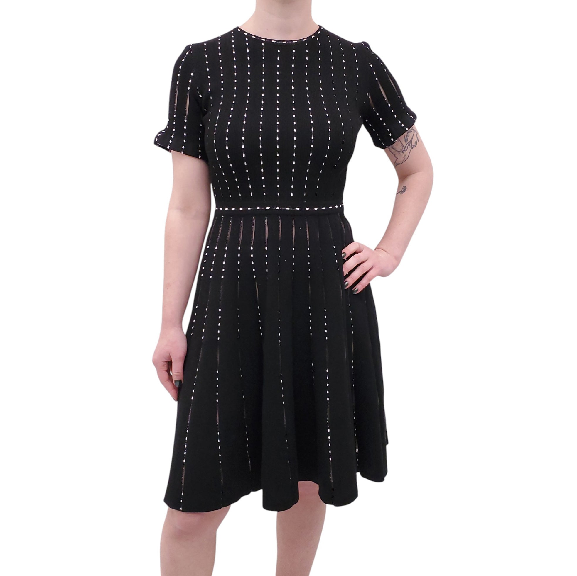 OSCAR DE LA RENTA BLACK AND WHITE A-LINE KNIT DRESS - SIZE S