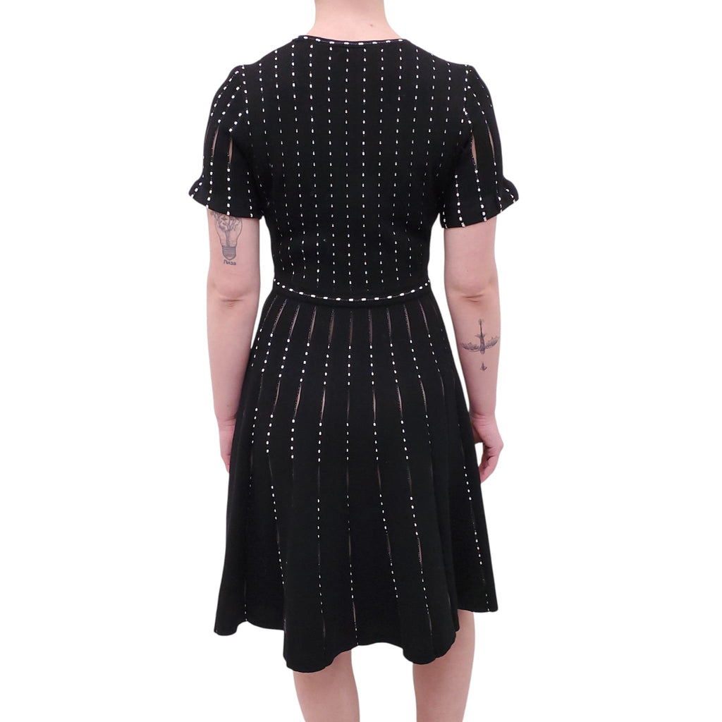 OSCAR DE LA RENTA BLACK AND WHITE A-LINE KNIT DRESS - SIZE S
