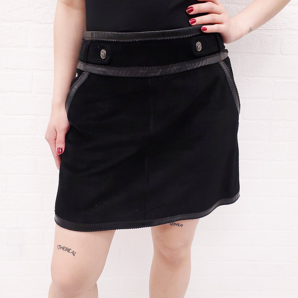 RED VALENTINO BLACK SUEDE SKIRT - SIZE 42 (US 4)