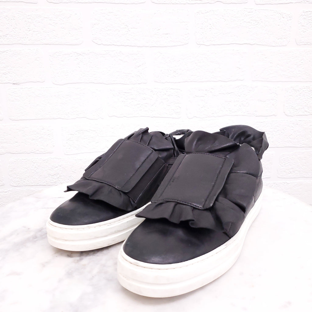 ROGER VIVIER BLACK LEATHER RUFFLE SNEAKERS WITH ZIPPER DETAIL - SIZE 38.5