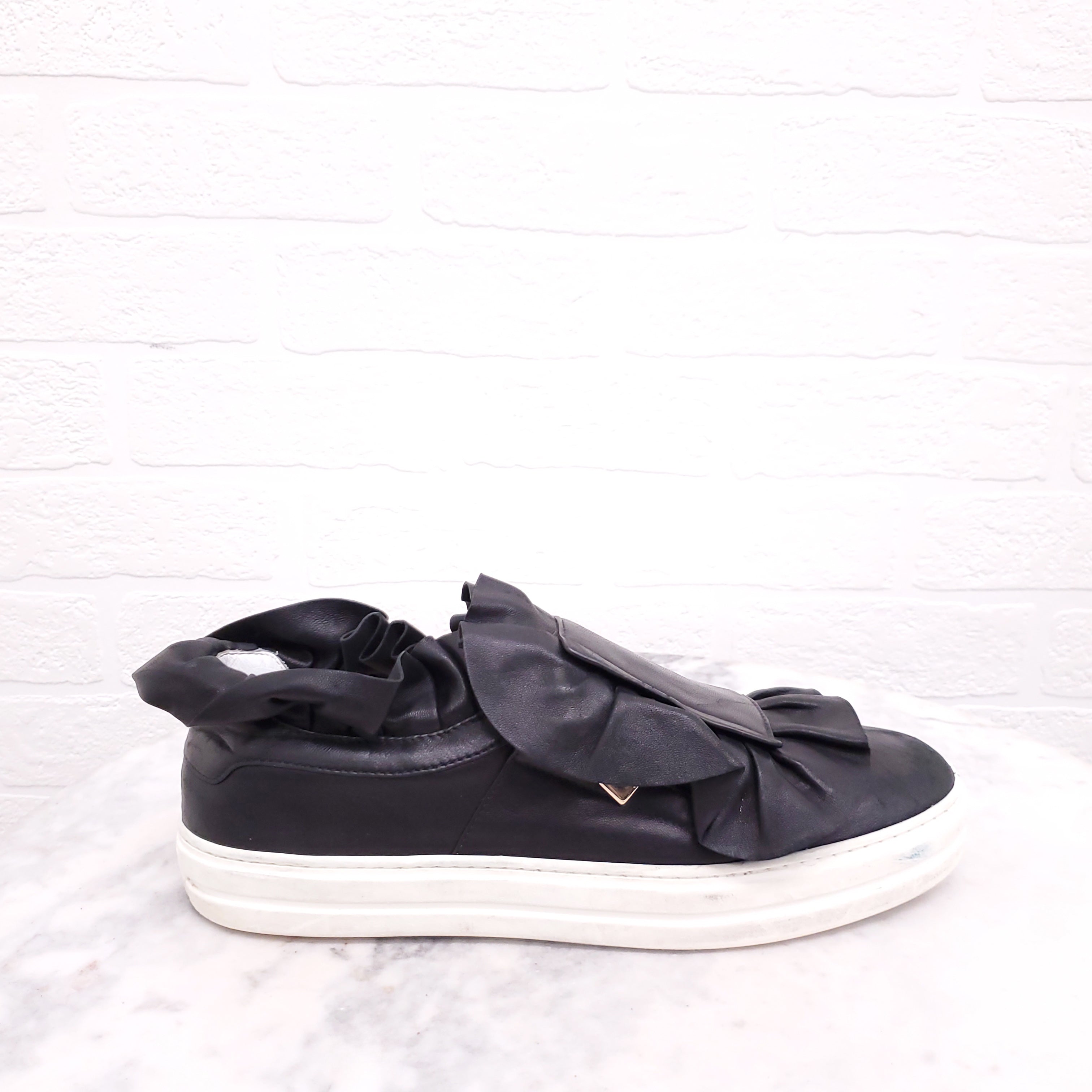 ROGER VIVIER BLACK LEATHER RUFFLE SNEAKERS WITH ZIPPER DETAIL - SIZE 38.5