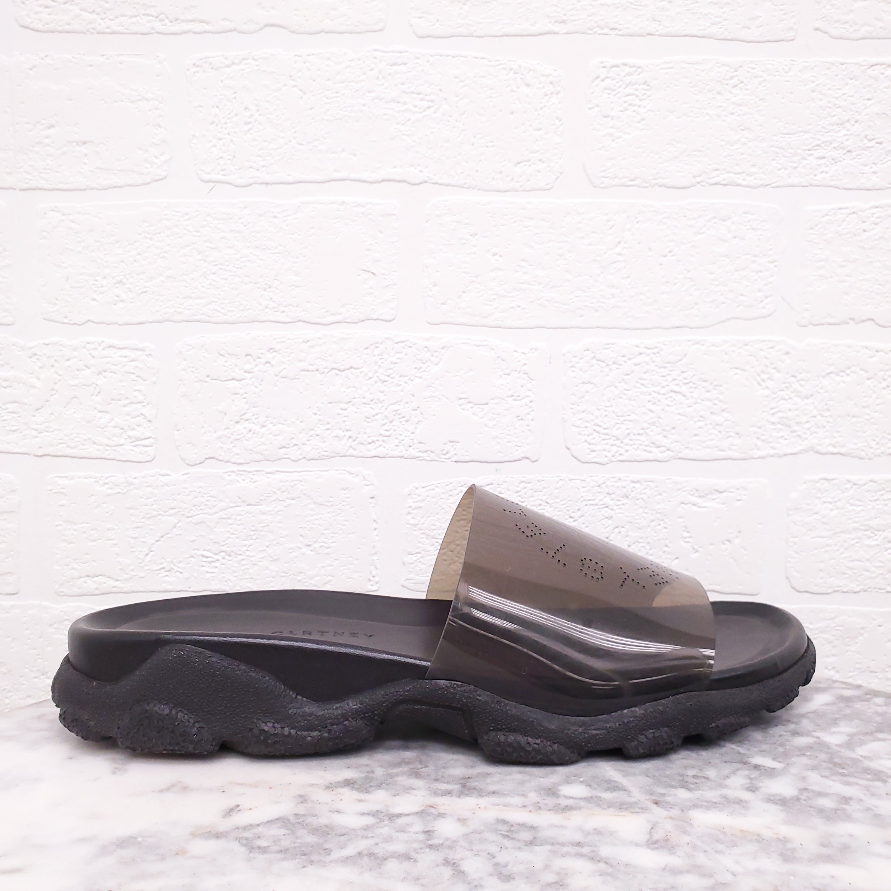 STELLA MCCARTNEY BLACK LOGO POOL SLIDES - SIZE 43